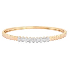 Brazalete de cresta Opulent Line de oro amarillo de 14 quilates (o 18 quilates bajo pedido) con acento de diamantes