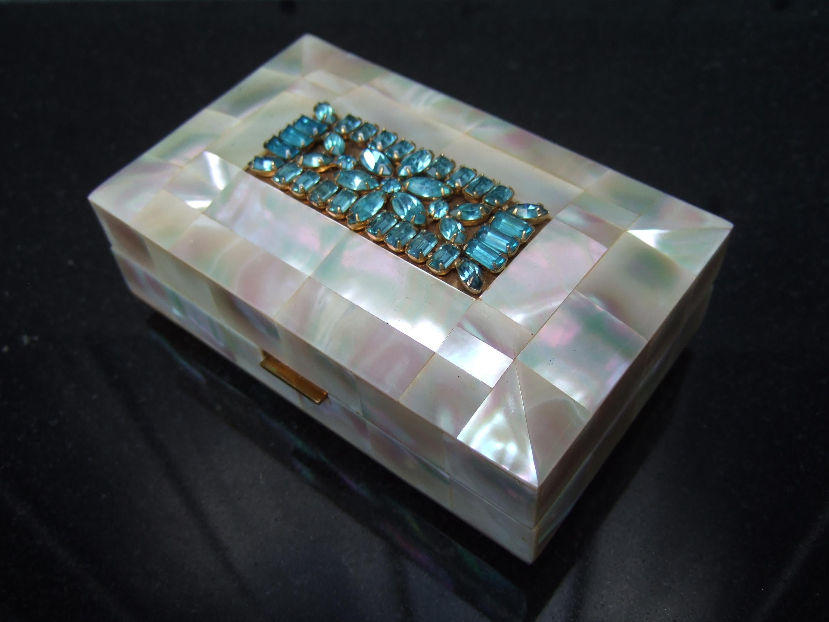 Opulent Mother of Pearl Crystal Encrusted Compact Evening Bag by Elgin c 1950s For Sale 4