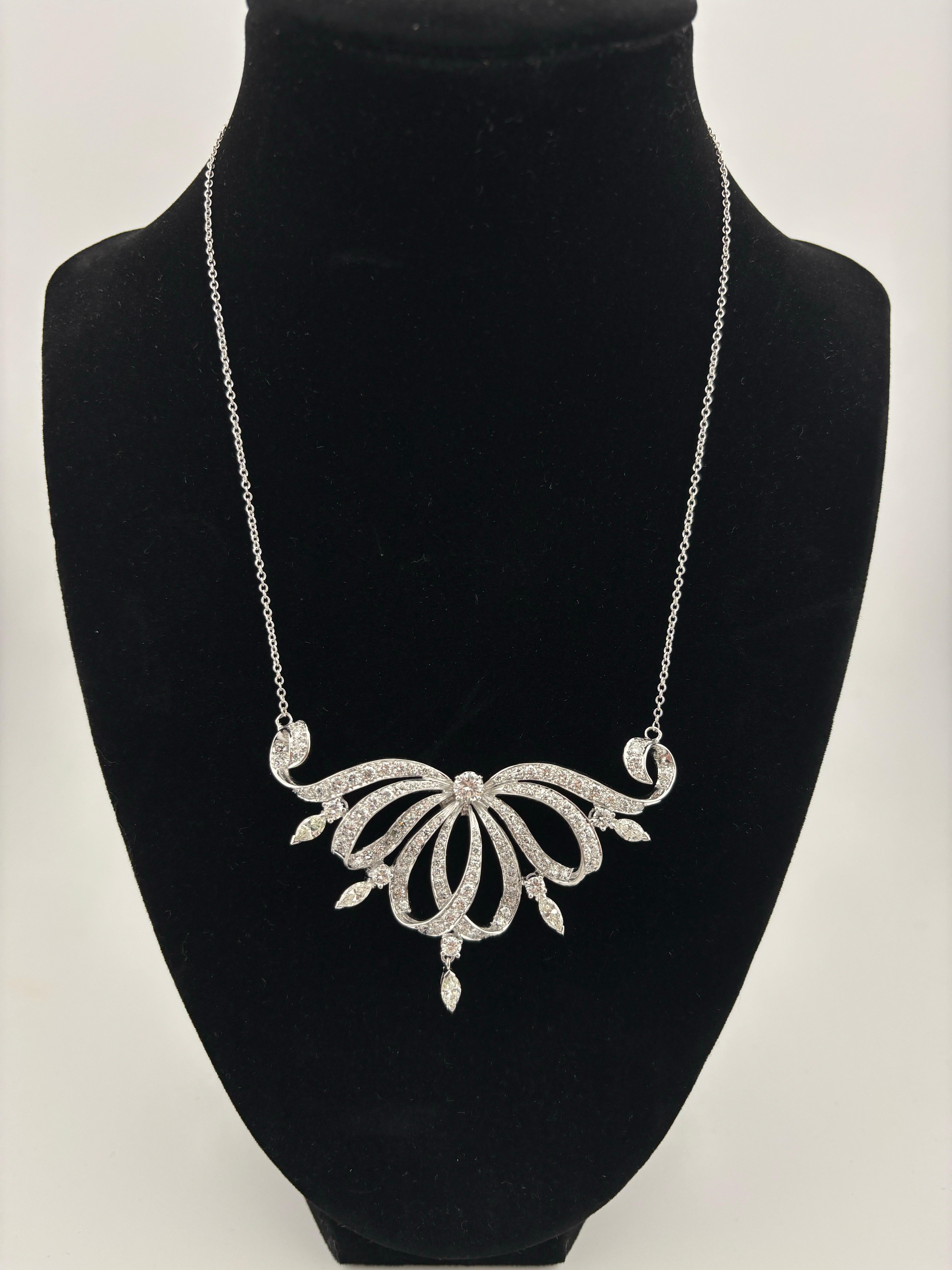 Opulenta collana di platino e diamanti naturali In condizioni buone in vendita a Bernardsville, NJ