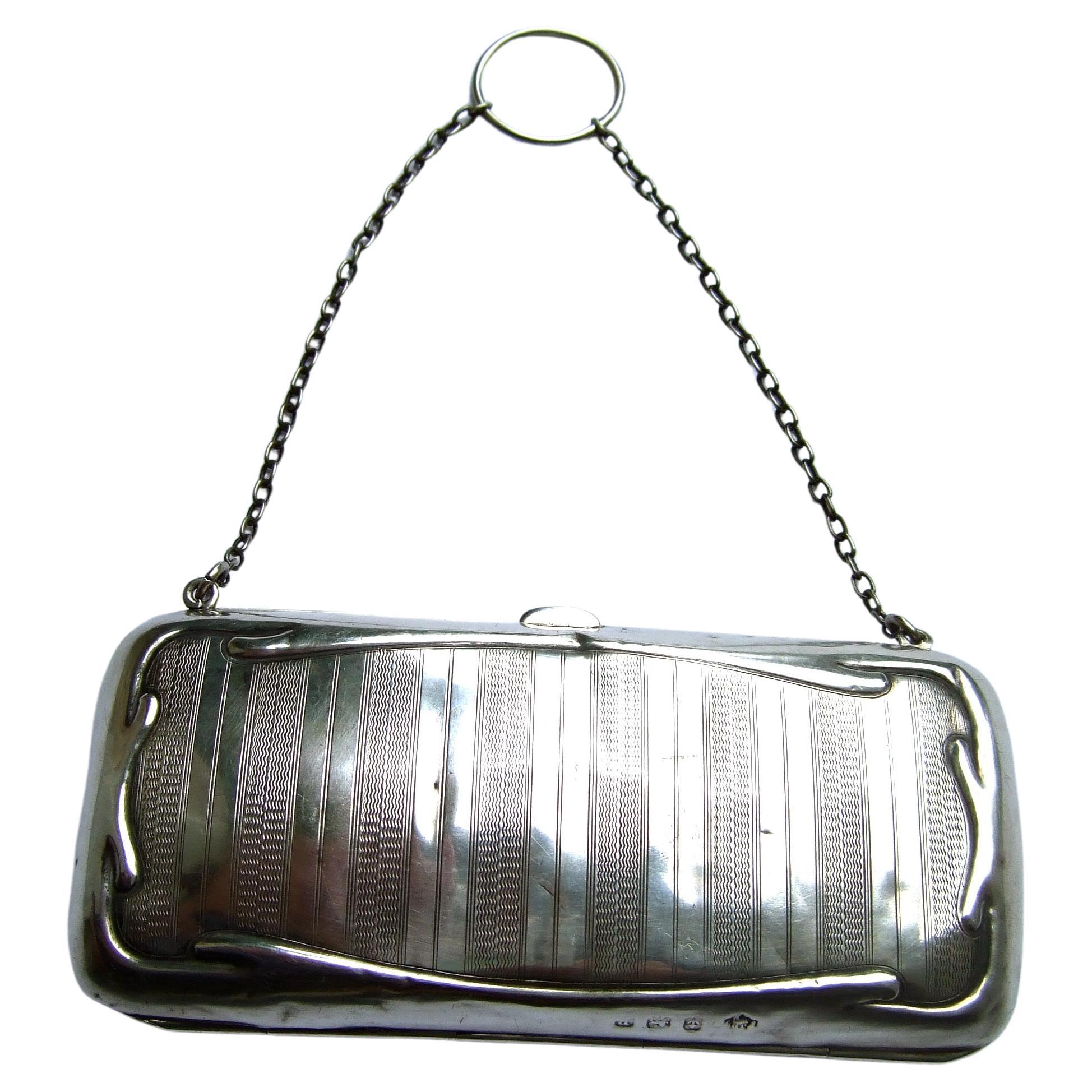Opulent Sterling Silver Diminutive Tiny English Antique Evening Purse c 1916 In Good Condition In University City, MO