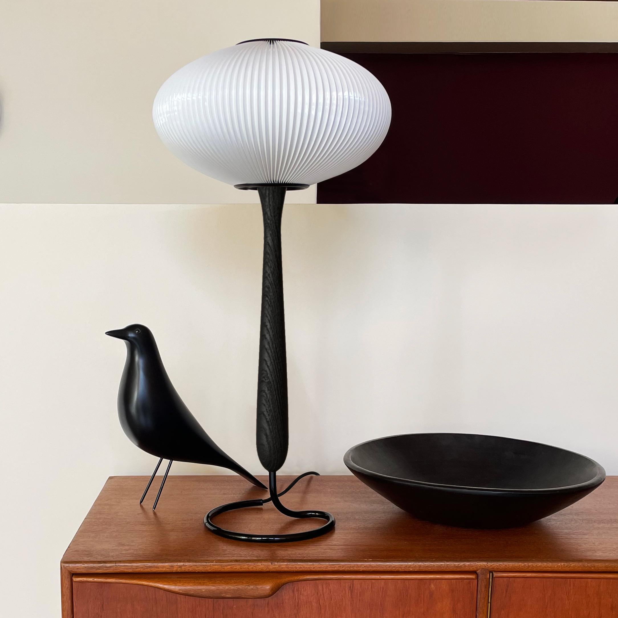 The Opulus draws inspiration from nature, taking the airy lines of the eponymous flowers. The Opulus is the quintessence of the Rispal spirit, using the same lampshade as its big sister, the Praying Mantis. The Mini version features a mouth blown