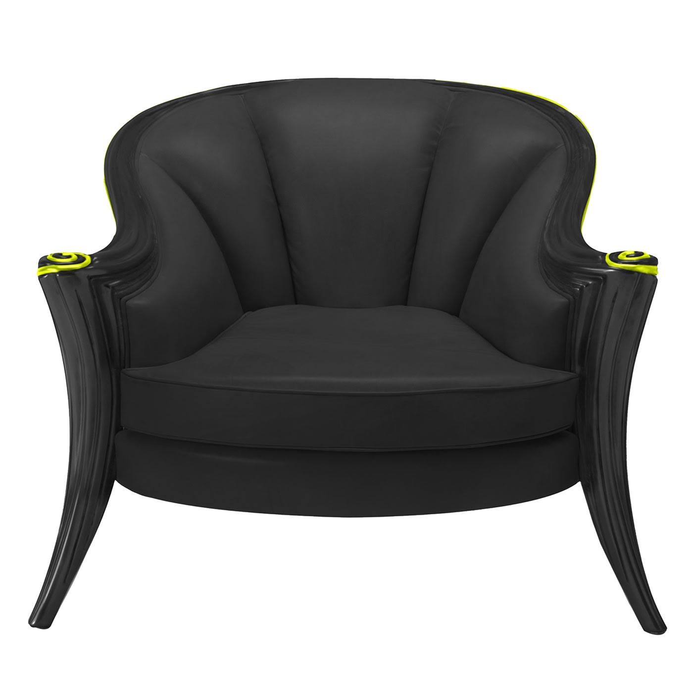Thin profiles lacquered in lime green are the only chromatic contrast allowed for this plush armchair offered in an otherwise total-black look. Here enveloped in a prized black leather cover, the seat is marked by an elegant quilted design whose