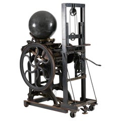 OR 08, Scultura meccanica con pressa e globo