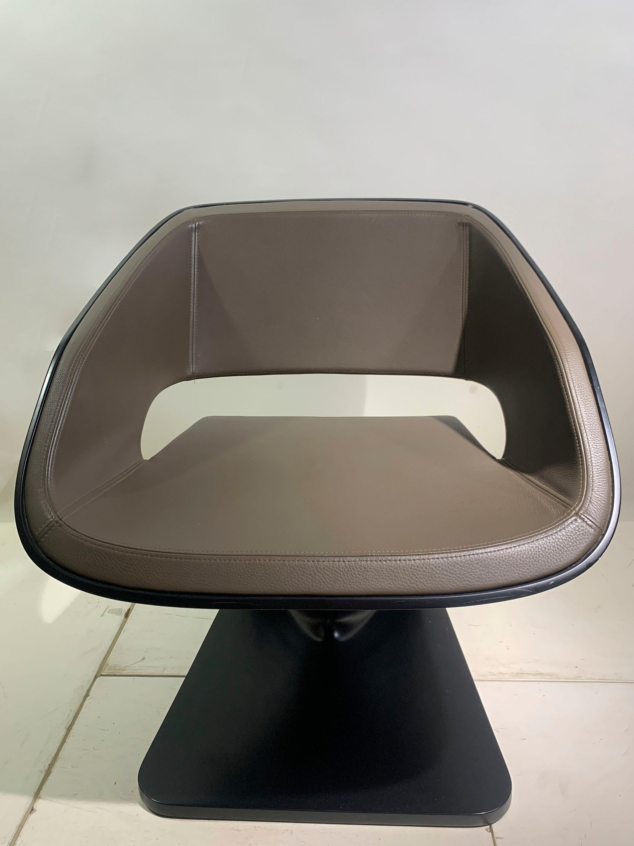 Français Fauteuil Ora-Gami avec repose-pieds conçu par Ora Ito pour Steiner Paris en vente
