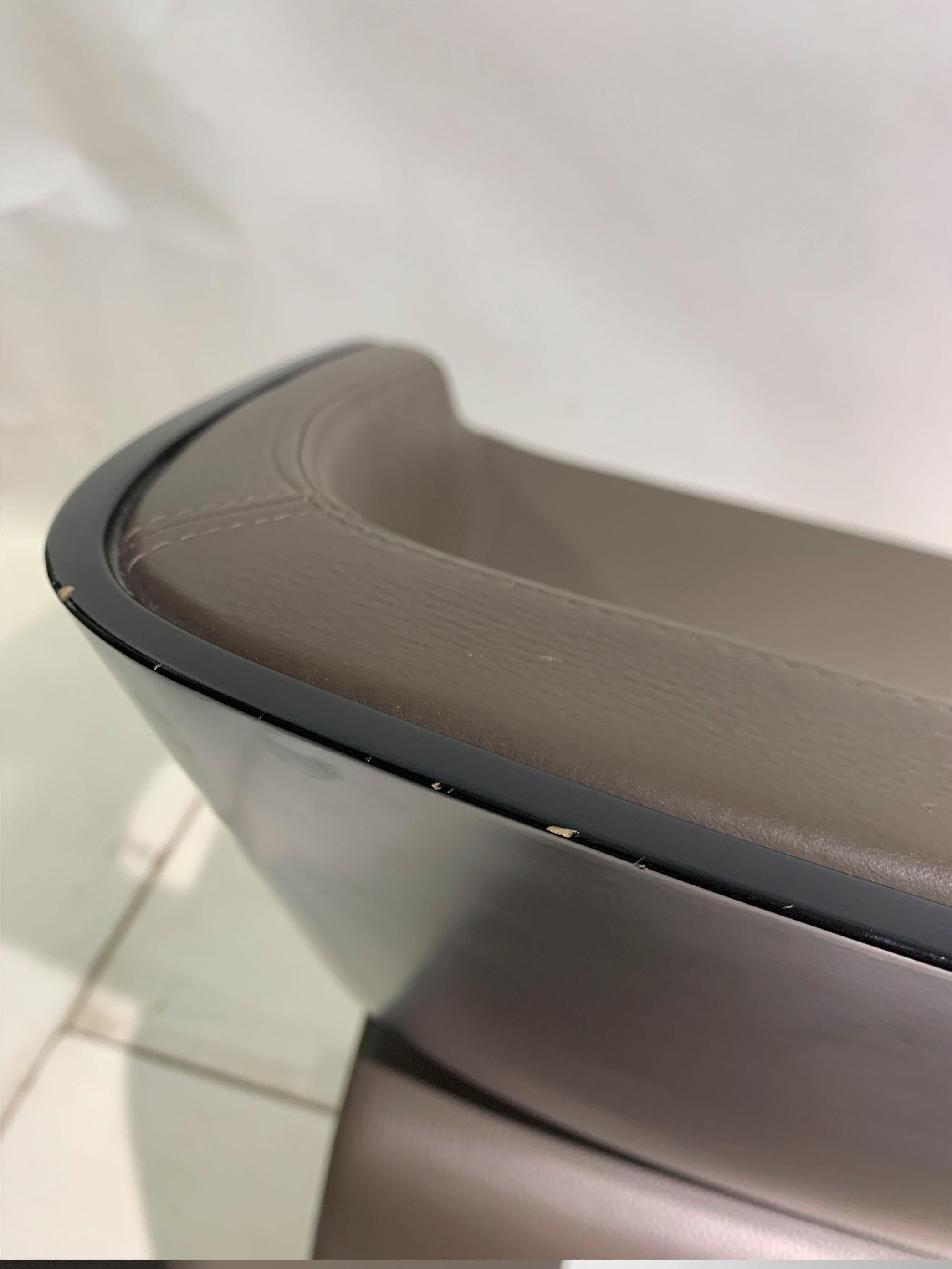 Fauteuil Ora-Gami avec repose-pieds conçu par Ora Ito pour Steiner Paris en vente 1