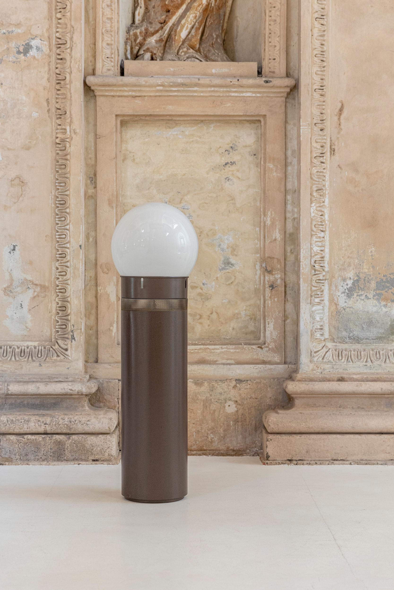Oracolo Floor Lamp by Gae Aulenti for Artemide In Excellent Condition In Piacenza, Italy