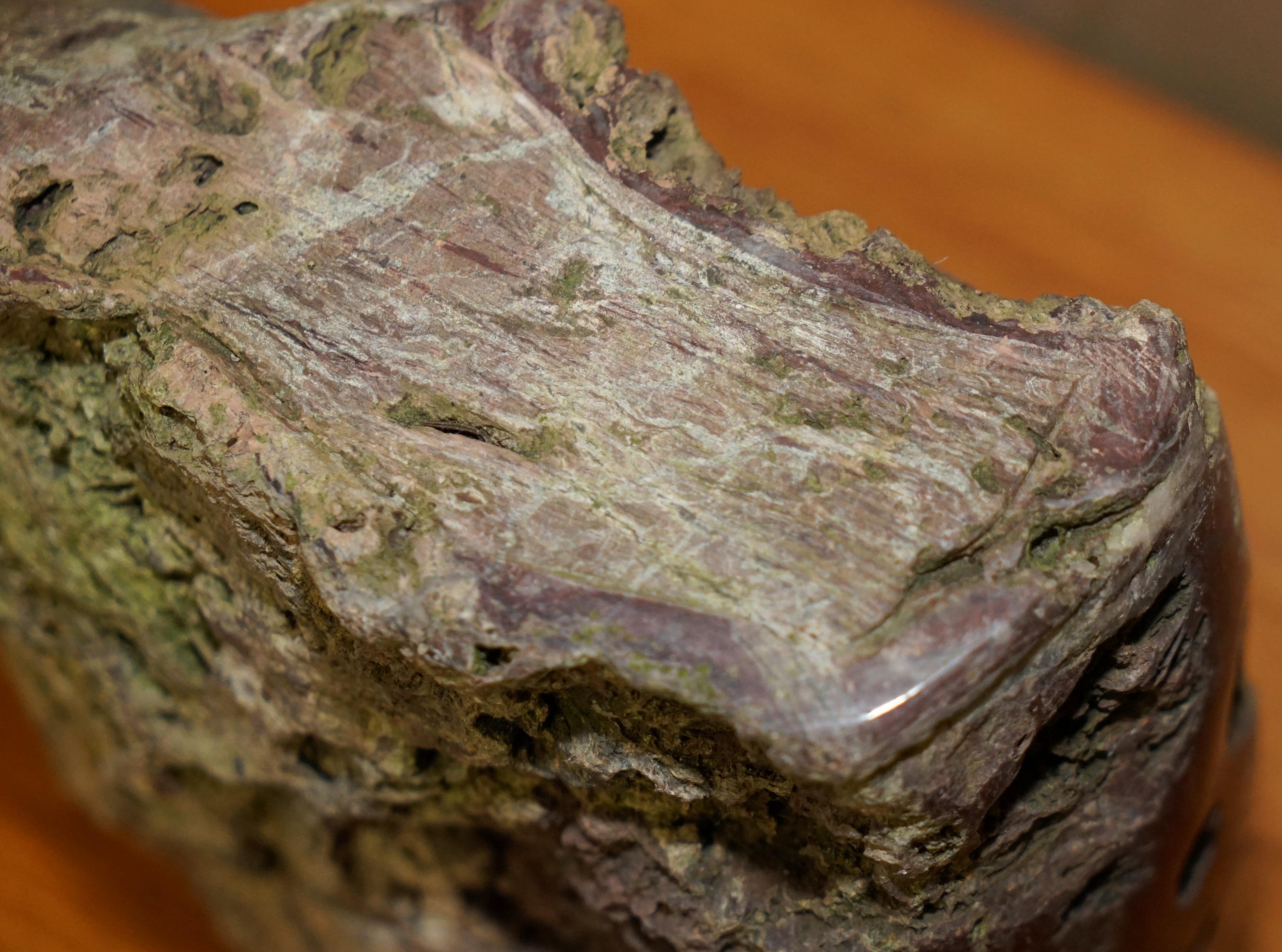 ORANELY SULPTED ANTIQUE LIBRARY BOOK CARVED FROM ROCK OF A VERY RUSTiC PART Set (Handgeschnitzt) im Angebot
