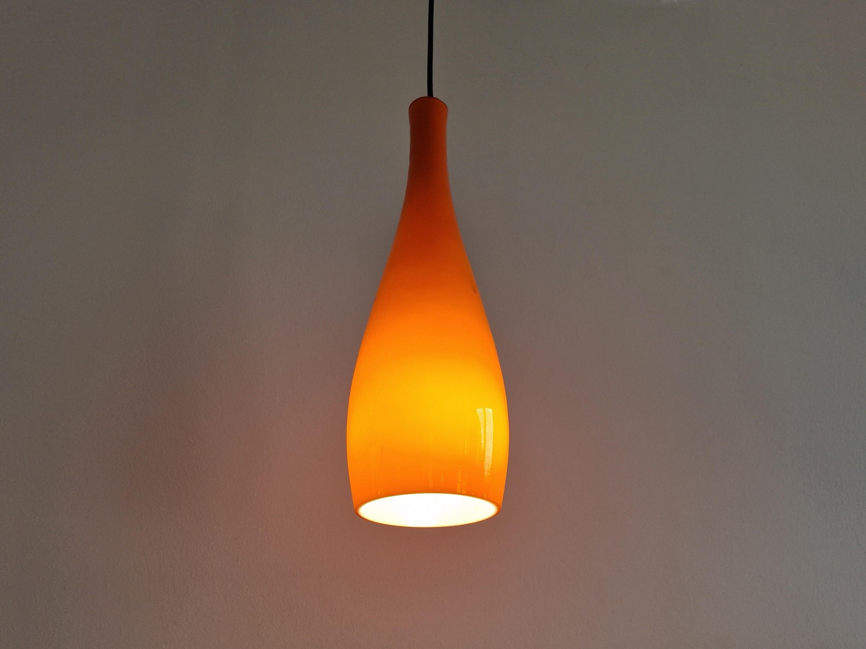Orang glass 'Bang' pendant lamp by Jacob E. Bang for Fog & Mørup In Good Condition For Sale In Steenwijk, NL