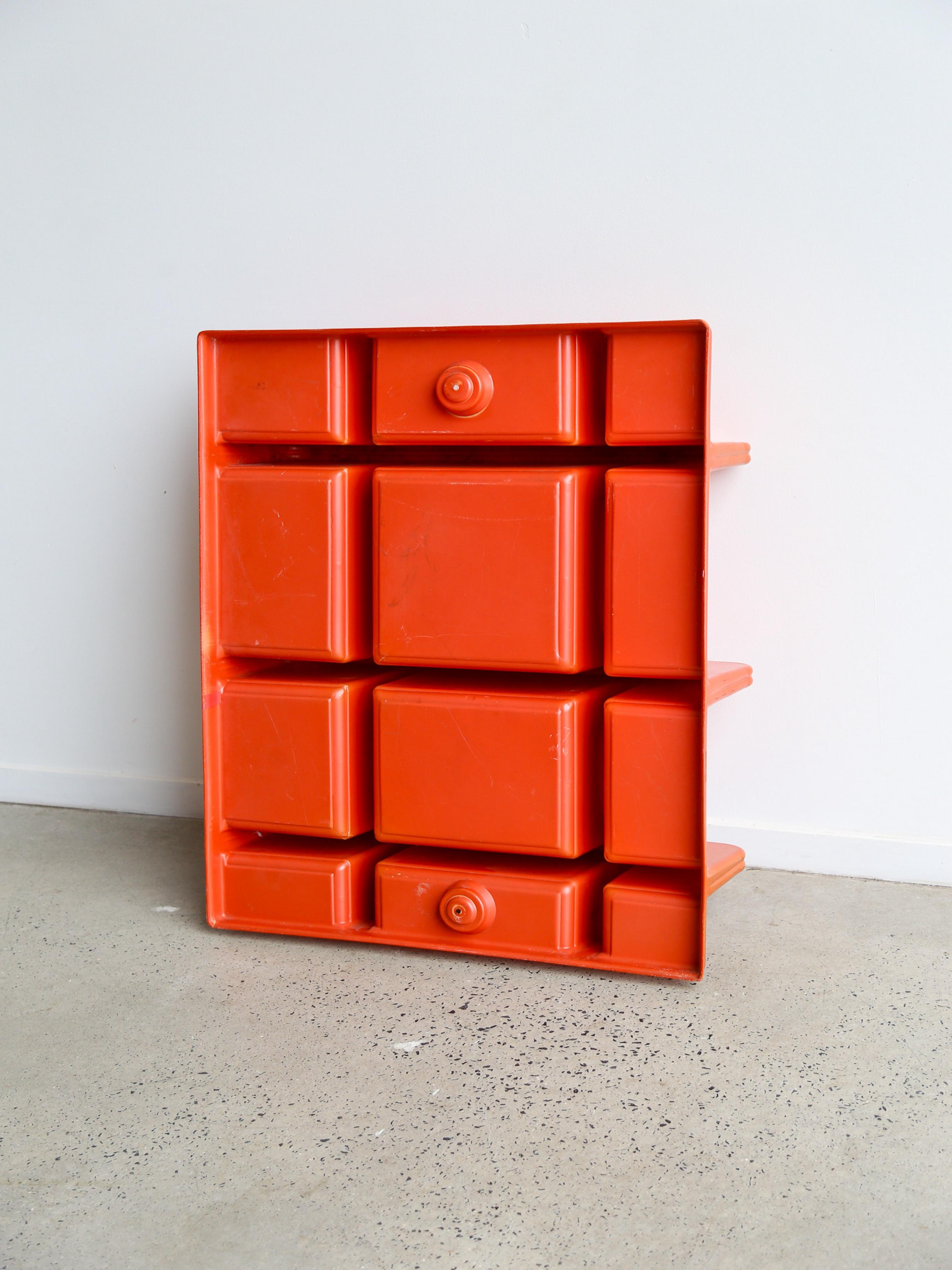 Fin du 20e siècle organiser mural en plastique orange  1970s en vente