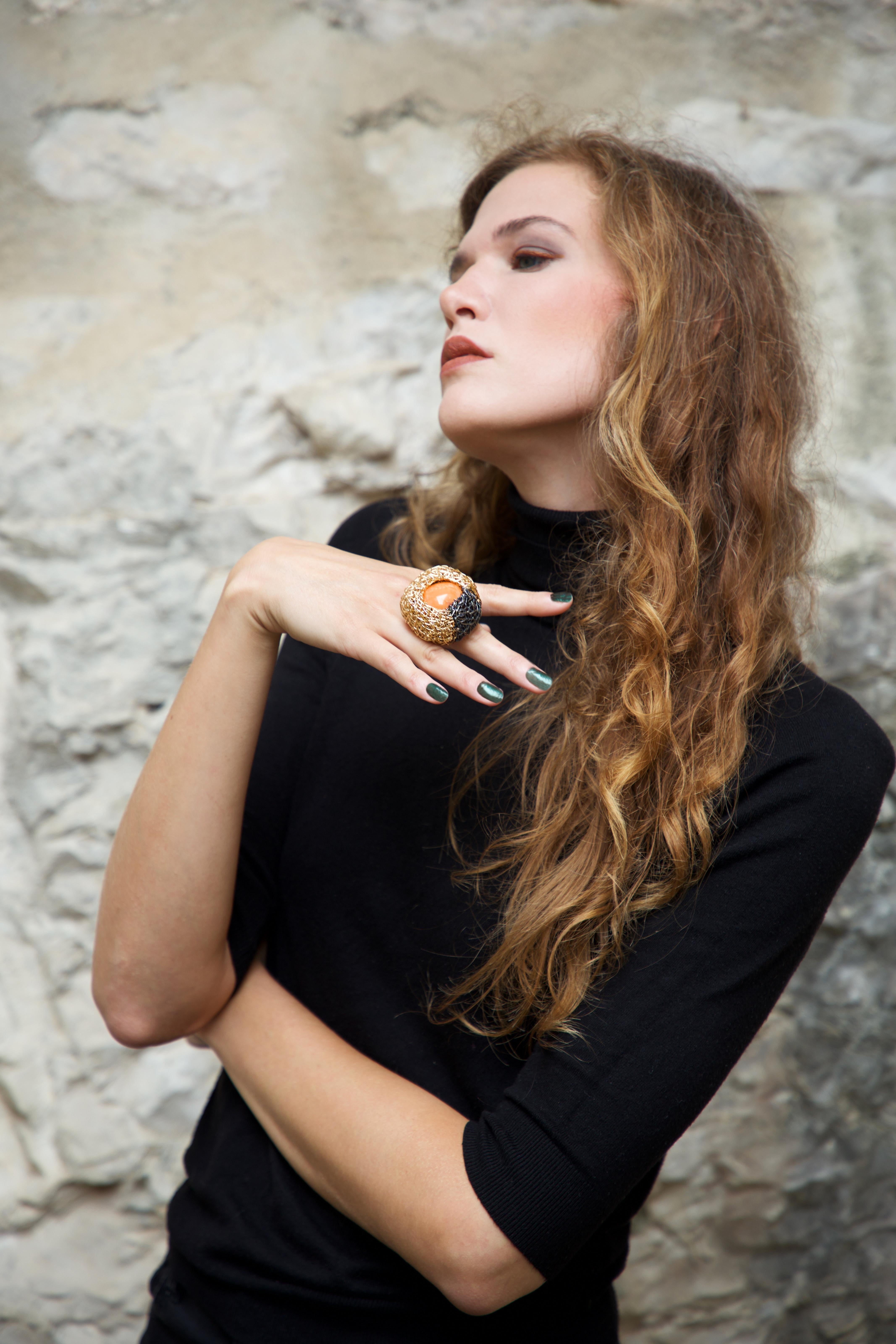Anello da cocktail in agata arancione, colorato e arzigogolato, unico nel suo genere in vendita 6