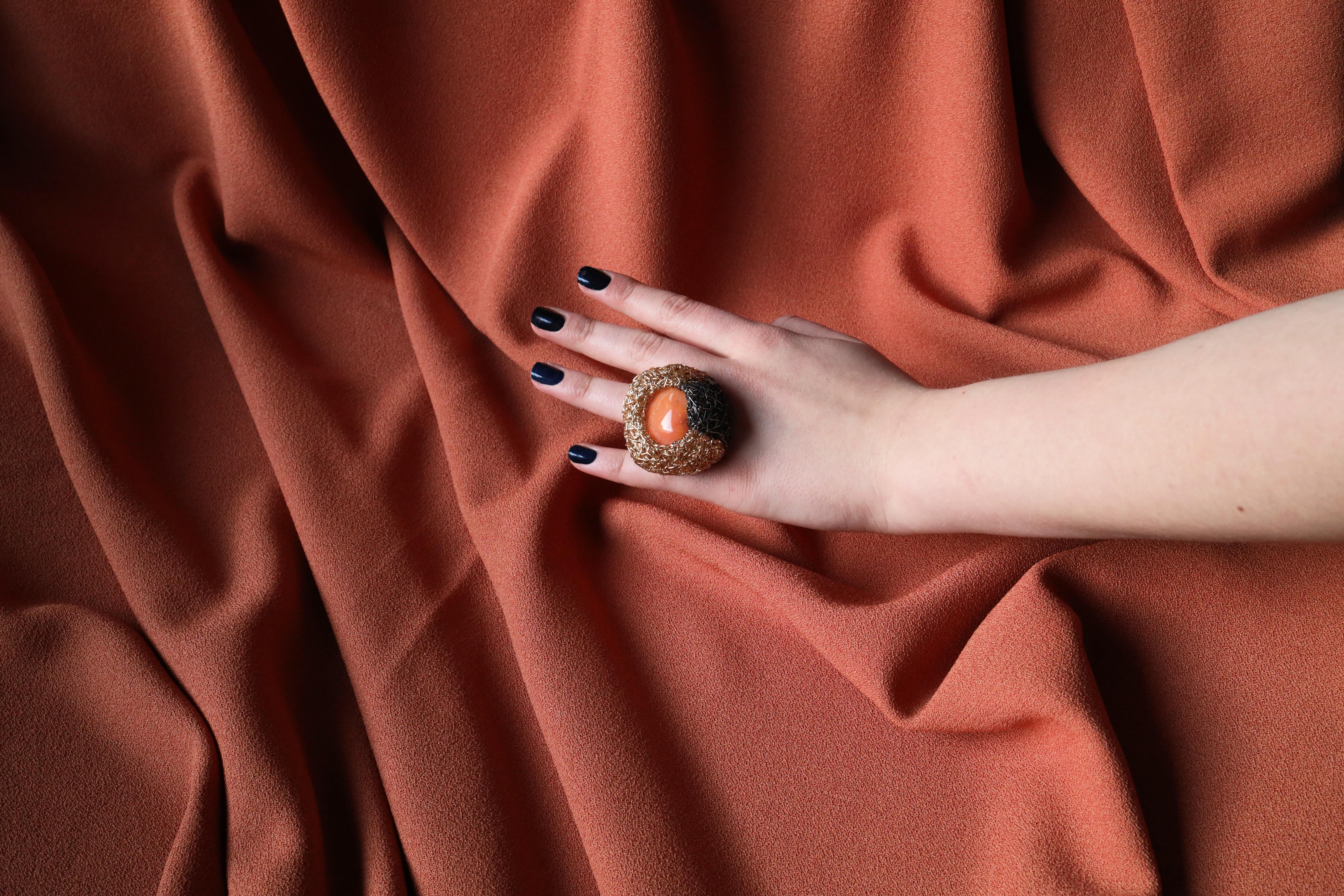 Anello da cocktail in agata arancione, colorato e arzigogolato, unico nel suo genere in vendita 7