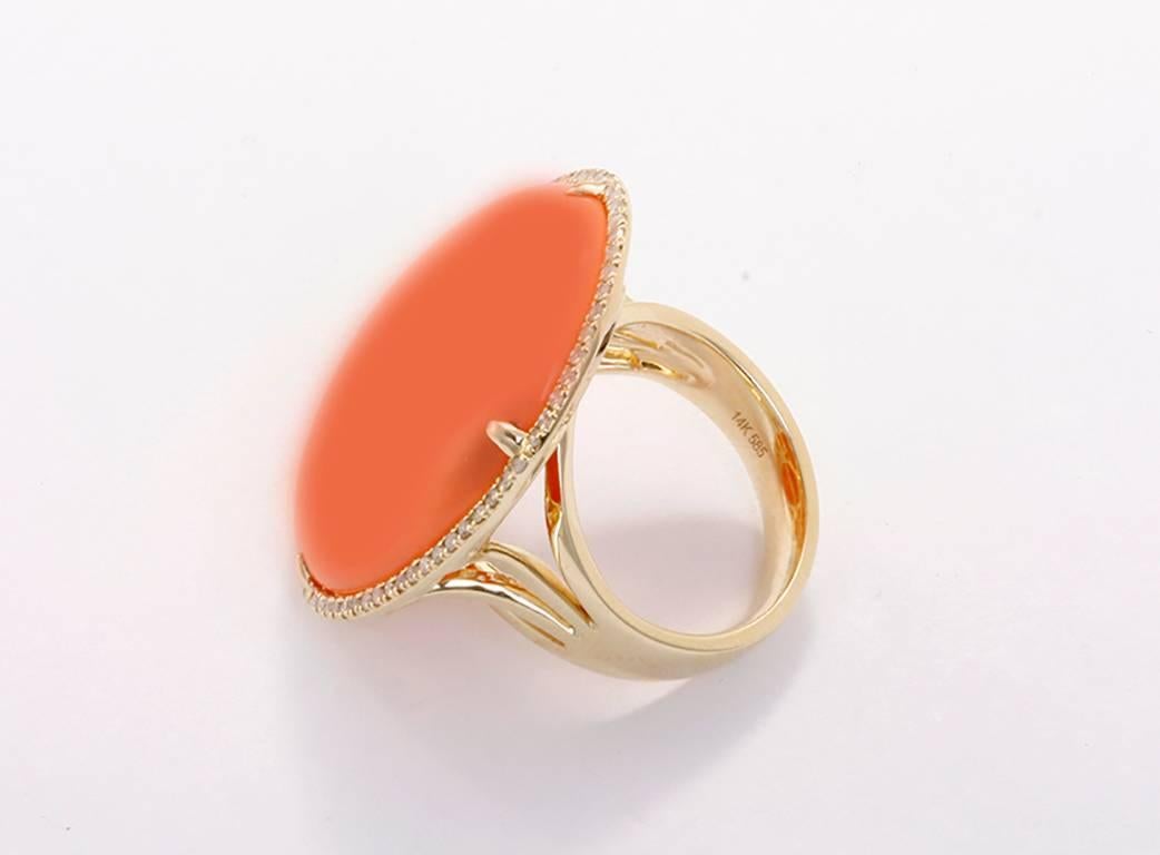 Beautiful 14K Yellow Gold, Orange Agate, & Diamond Ring Sz.7 -  This is a beautiful 14k yellow gold, imperfect oval orange agate cabochon ring measuring apx. 26 mm in width by apx. 32 mm in length.   It features an accenting border of  apx. 0.27