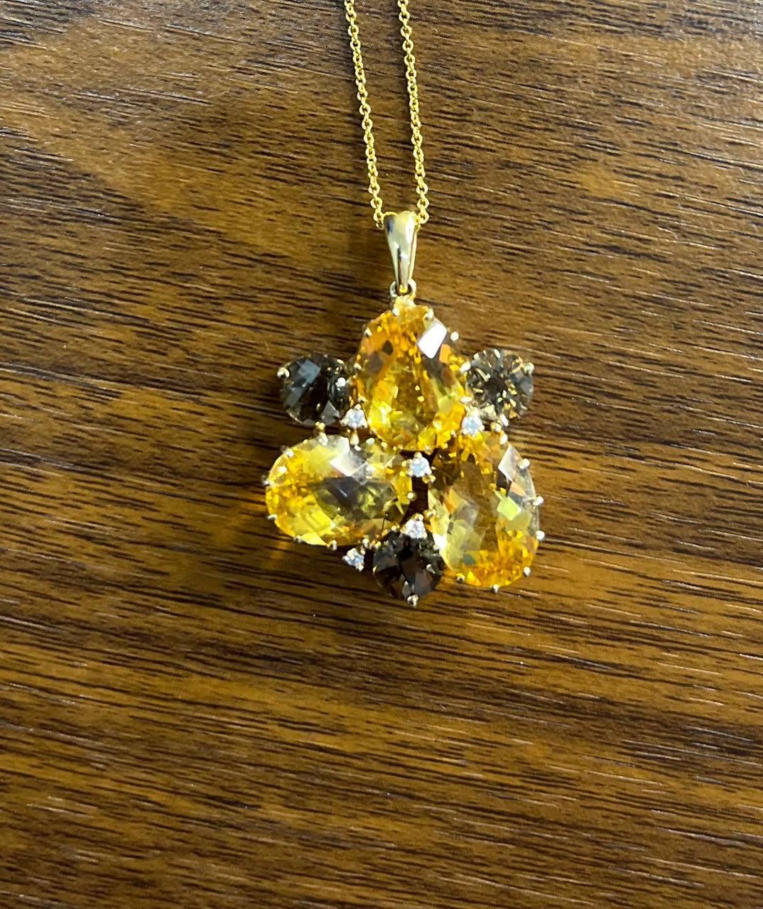 Women's Orange Amber Citrines & Brown Smoky Quartz Yellow Gold Cluster Pendant Necklace For Sale