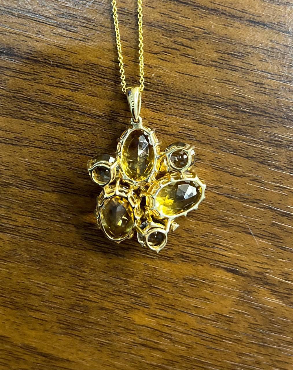 Orange Amber Citrines & Brown Smoky Quartz Yellow Gold Cluster Pendant Necklace For Sale 2