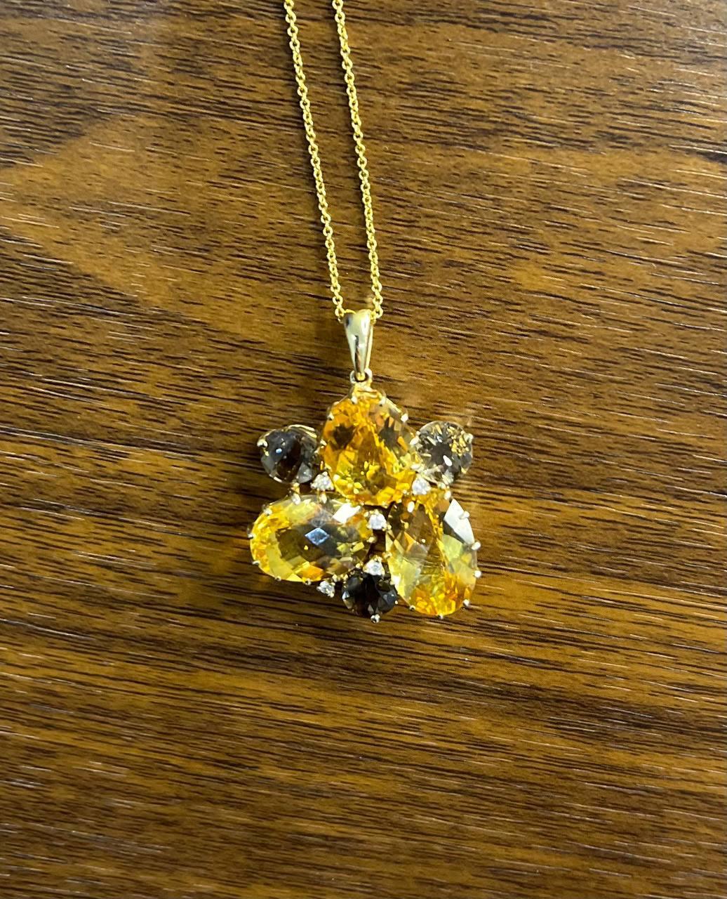 Orange Amber Citrines & Brown Smoky Quartz Yellow Gold Cluster Pendant Necklace For Sale 3