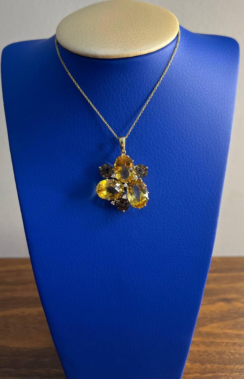 Orange Amber Citrines & Brown Smoky Quartz Yellow Gold Cluster Pendant Necklace For Sale 4
