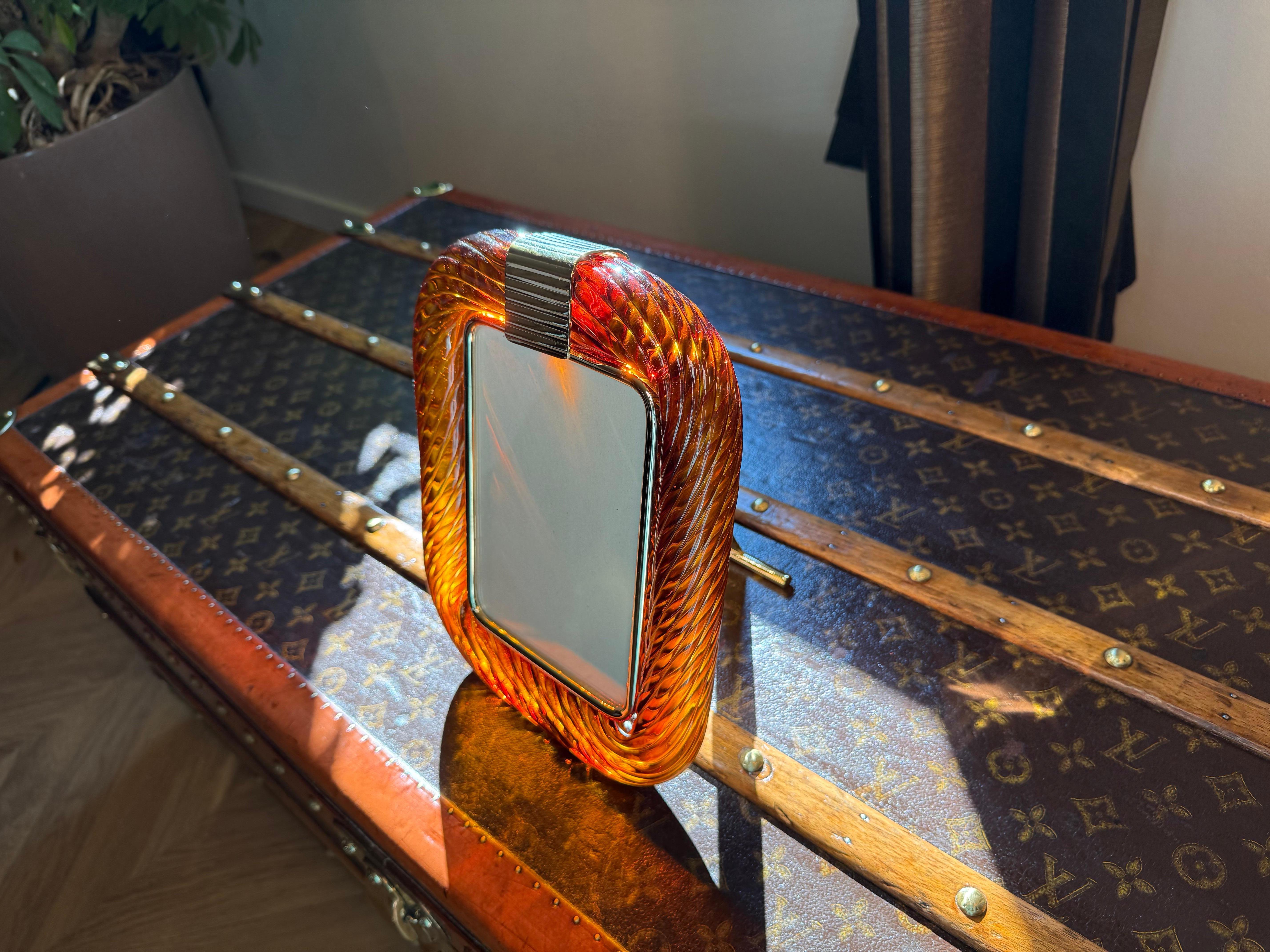 Marco de fotos naranja ámbar dorado trenzado de cristal de Murano y latón en venta 4