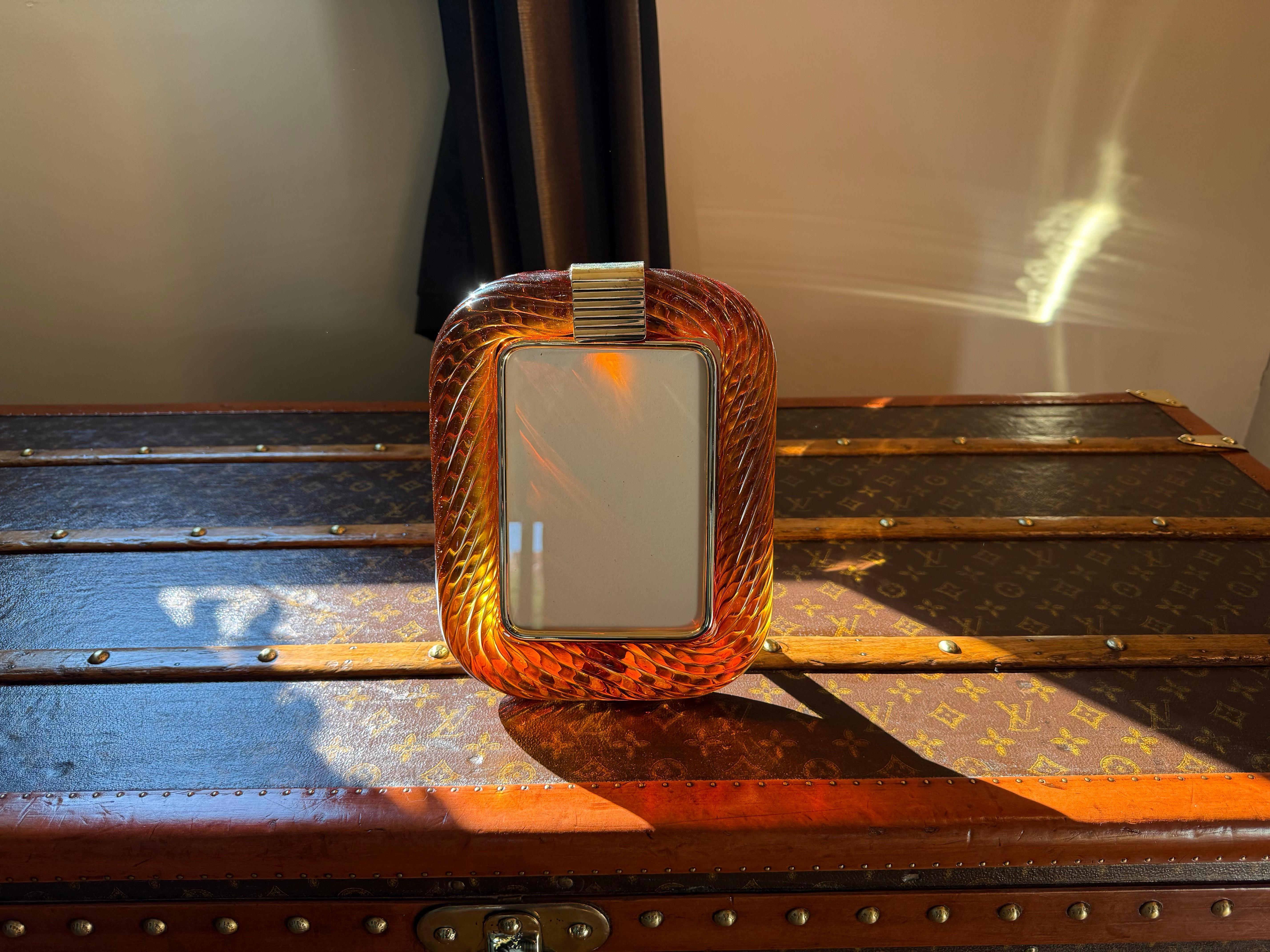 Marco de fotos naranja ámbar dorado trenzado de cristal de Murano y latón en venta 6