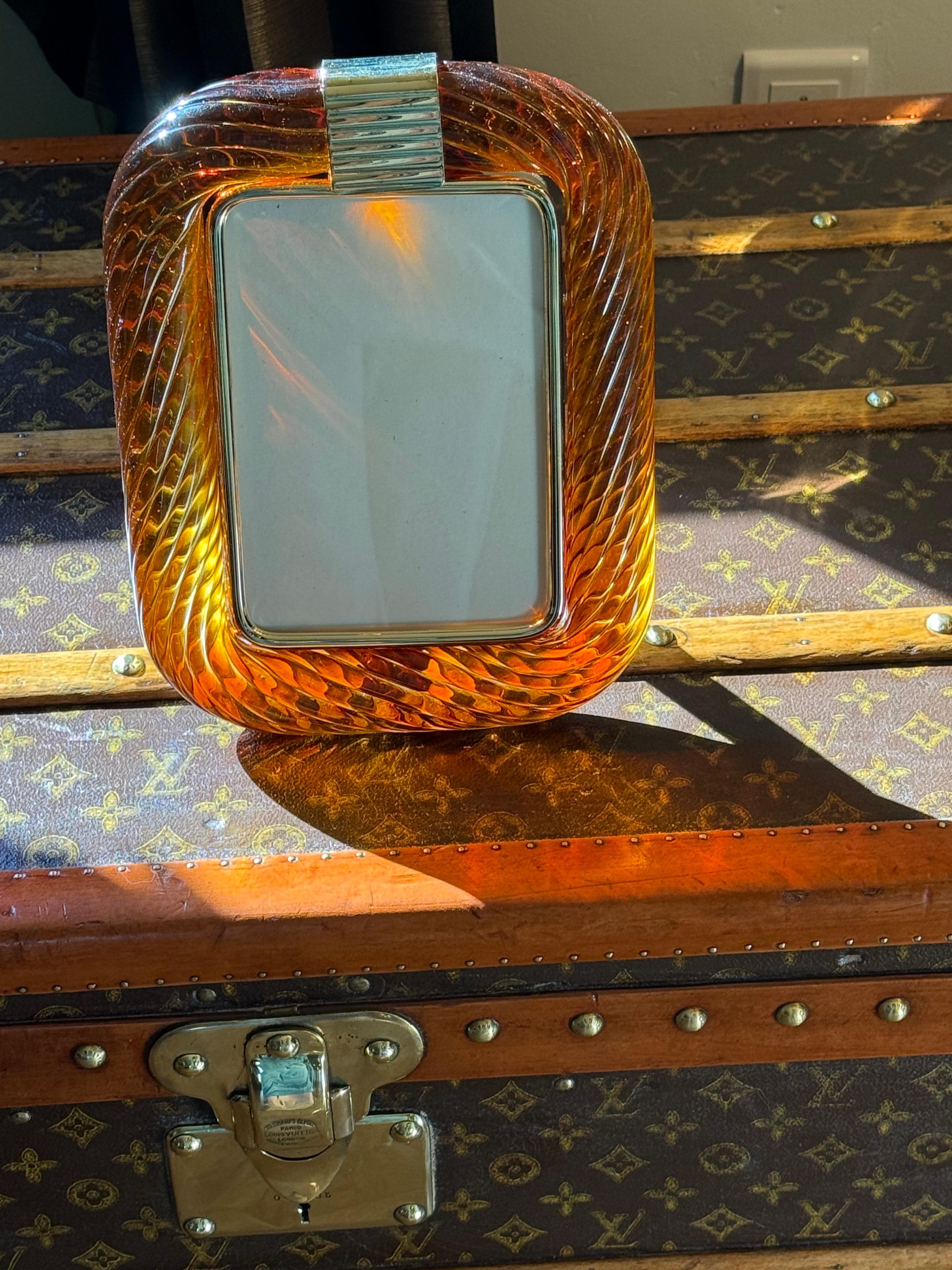 Marco de fotos naranja ámbar dorado trenzado de cristal de Murano y latón Latón en venta