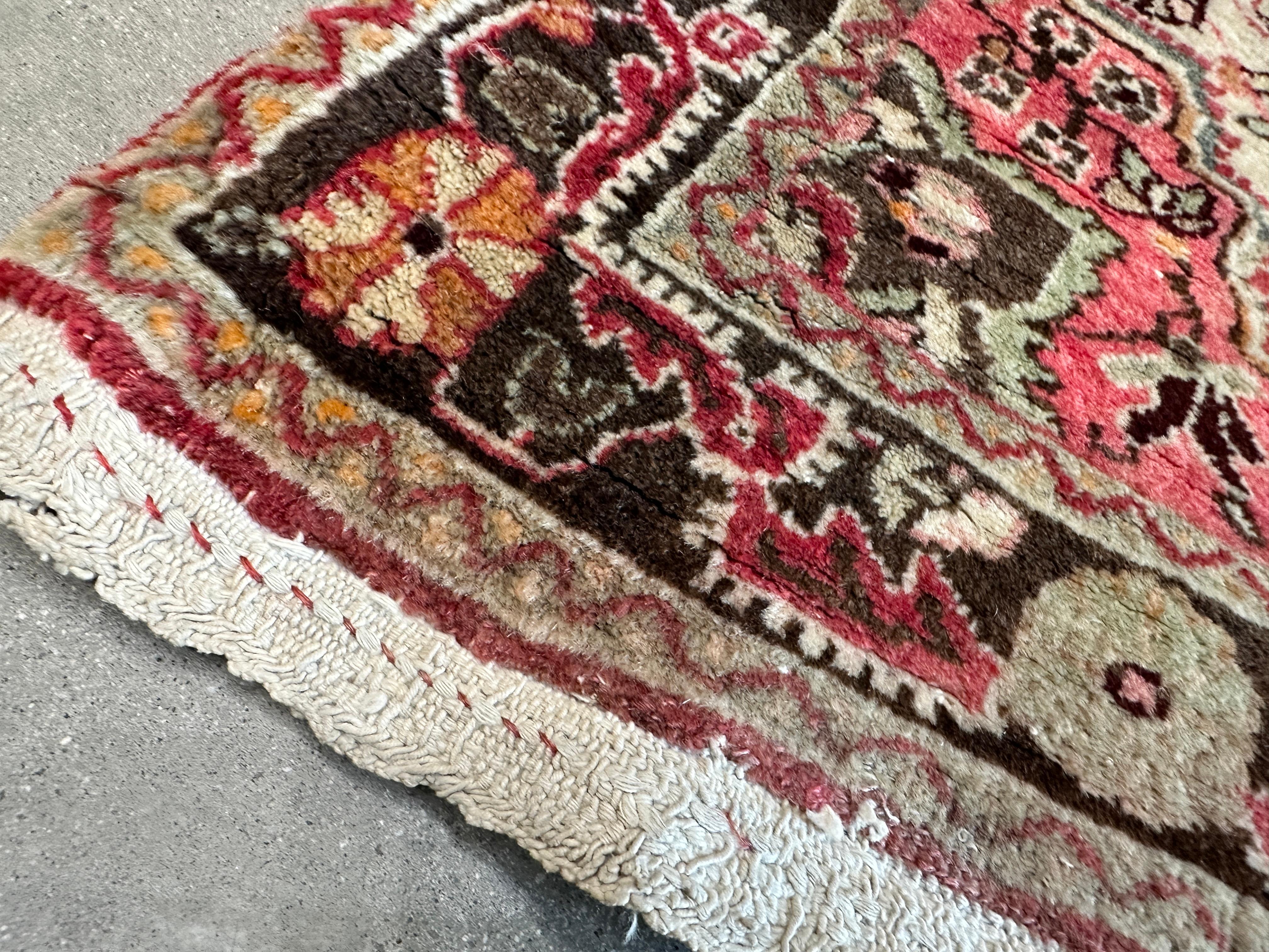 Altpersischer Akzentteppich in Orange und Brown im Zustand „Gut“ im Angebot in West Hollywood, CA