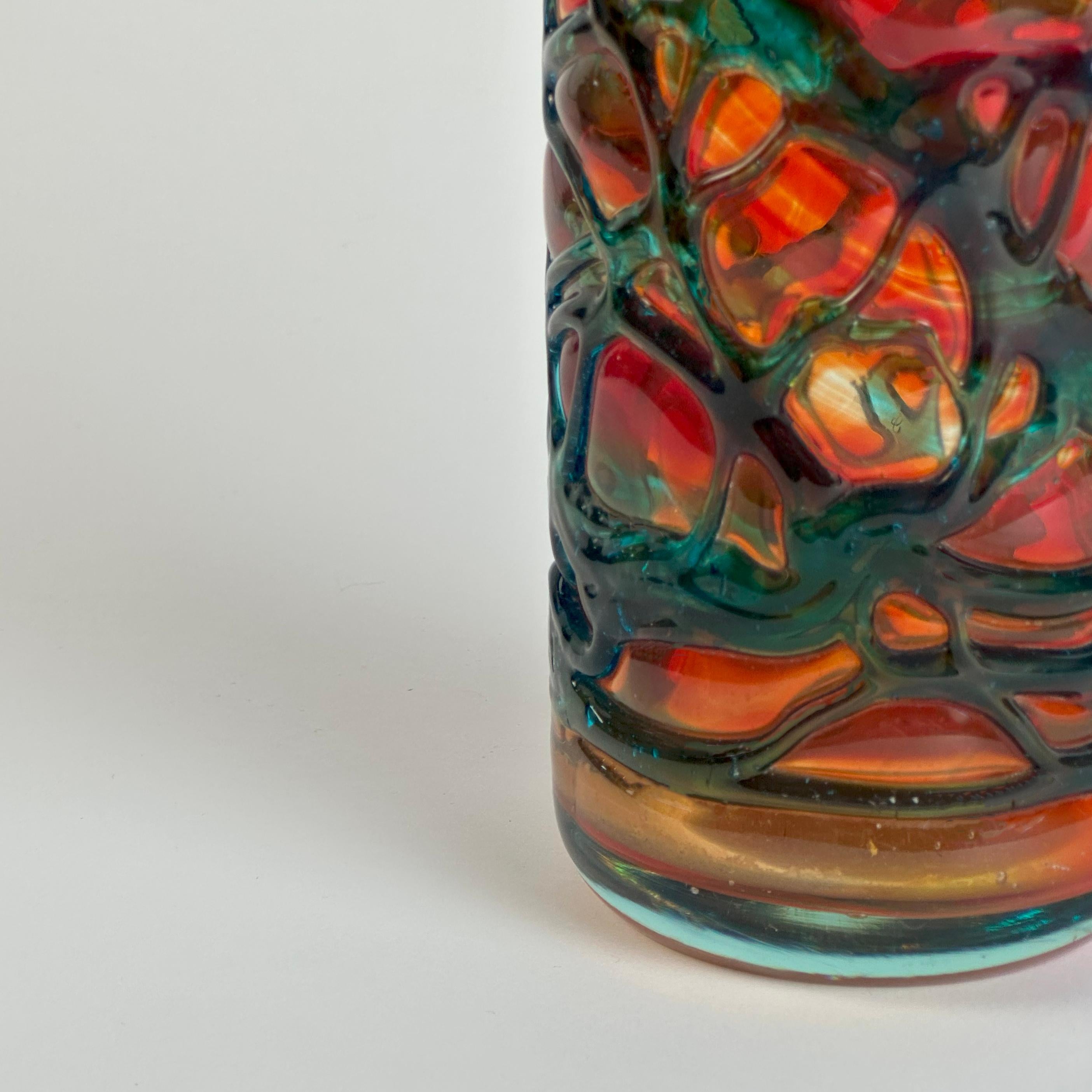 Verre d'art Vase en verre d'art orange et vert de Mdina vers 1980 en vente