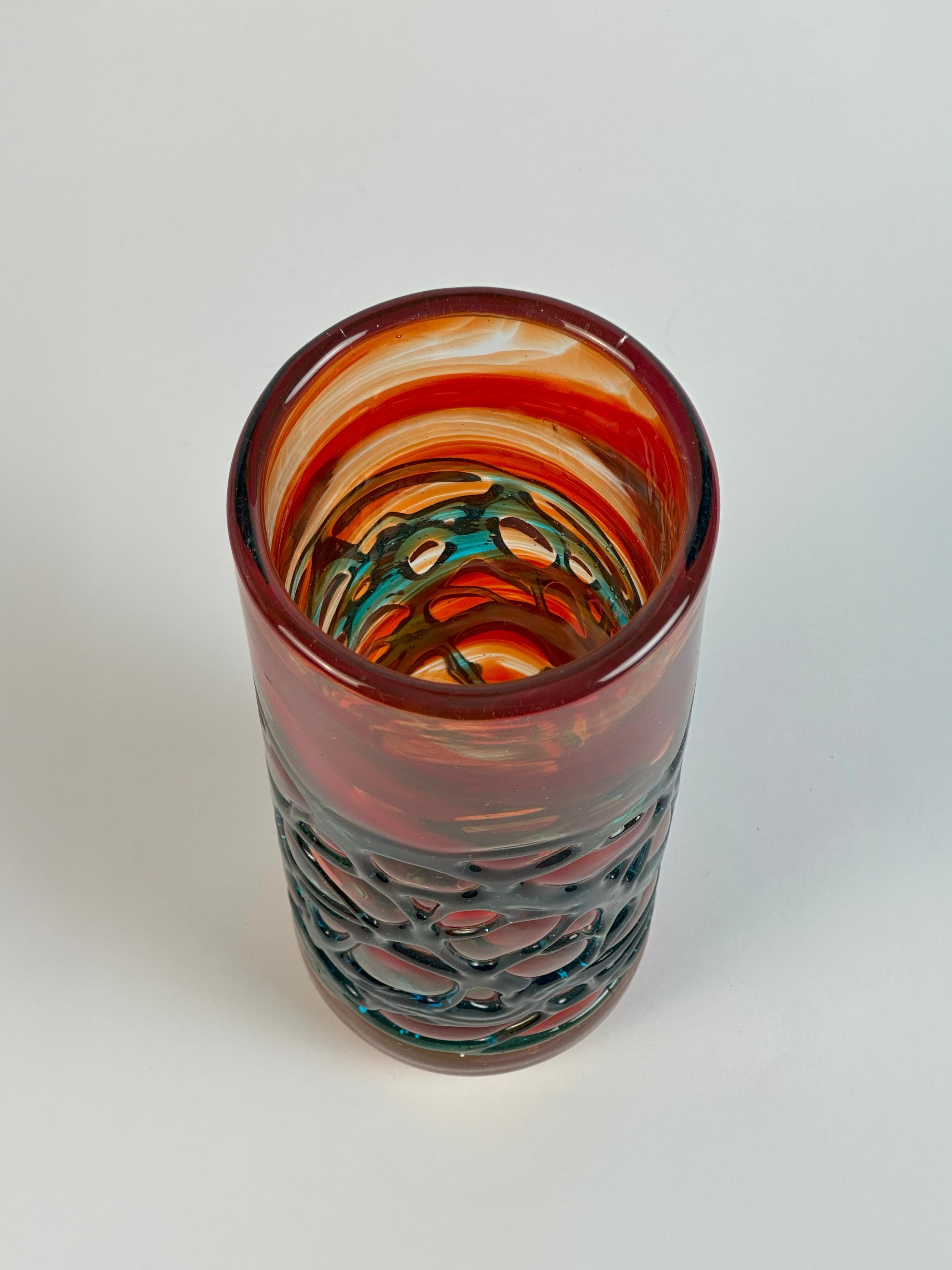 Vase en verre d'art orange et vert de Mdina vers 1980 en vente 1
