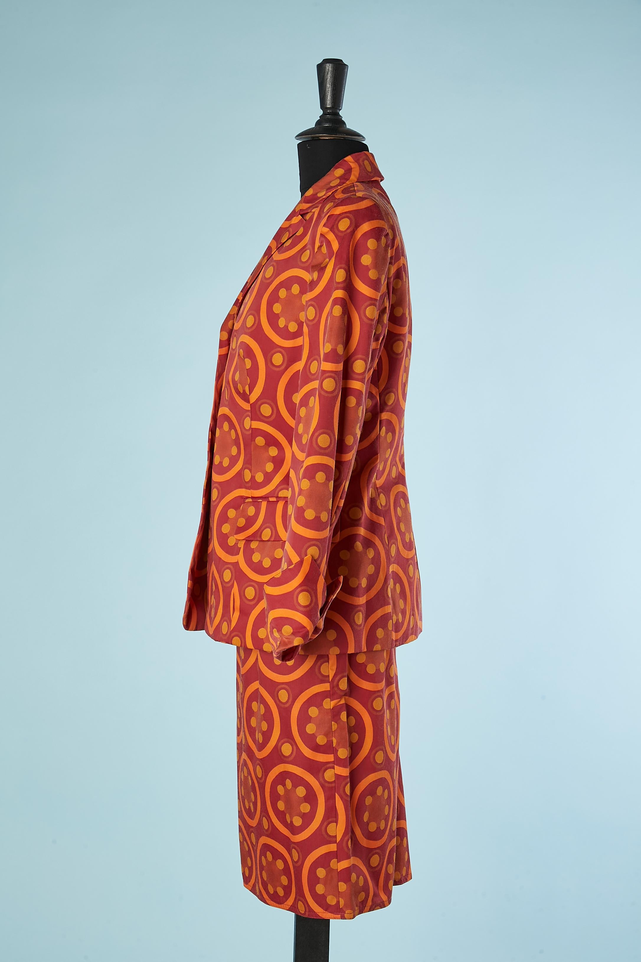 Orange and red abstract printed skirt-suit Gianfranco Ferré  In Good Condition For Sale In Saint-Ouen-Sur-Seine, FR