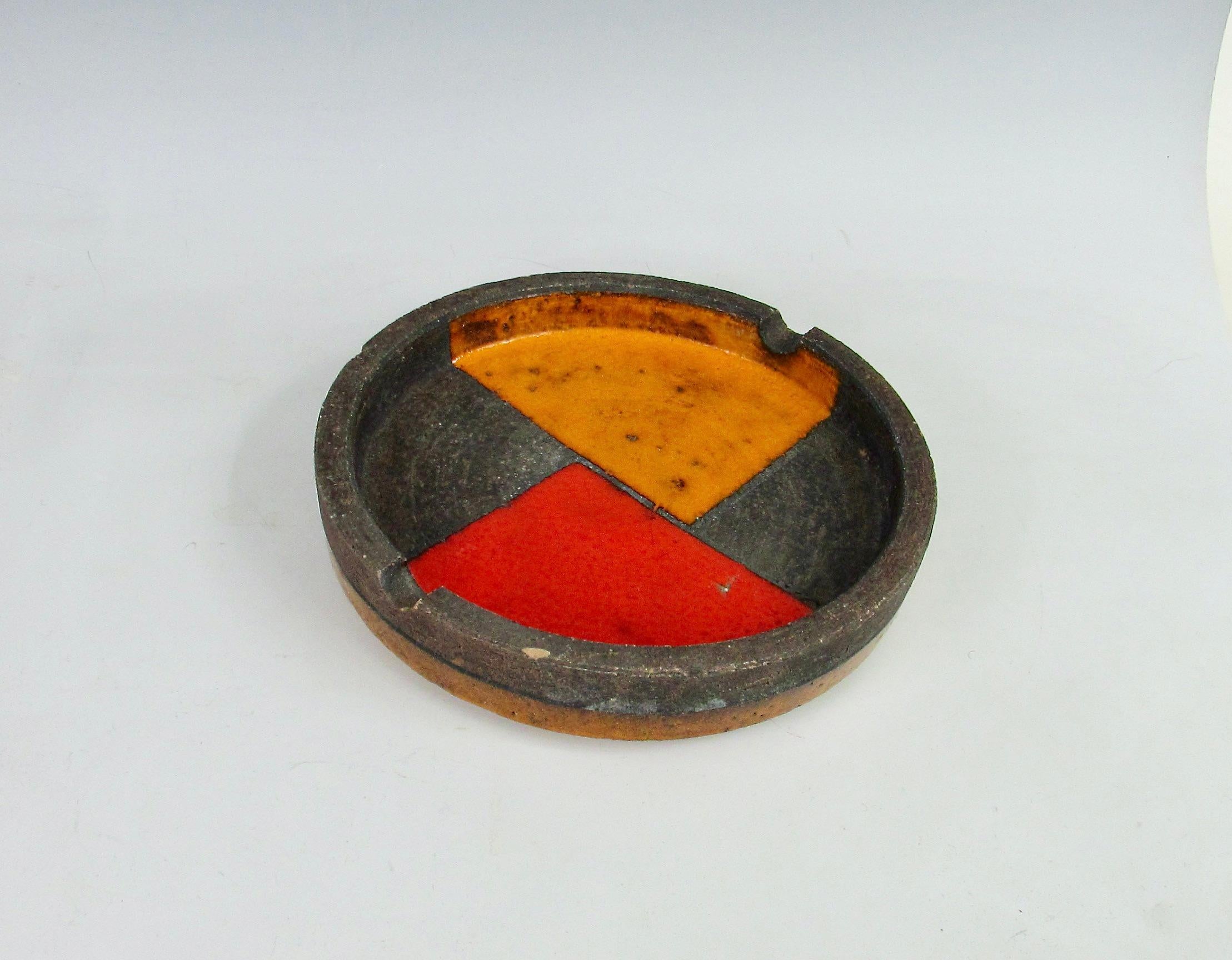 20th Century Orange and red round Italian pottery ashtray with chip For Sale