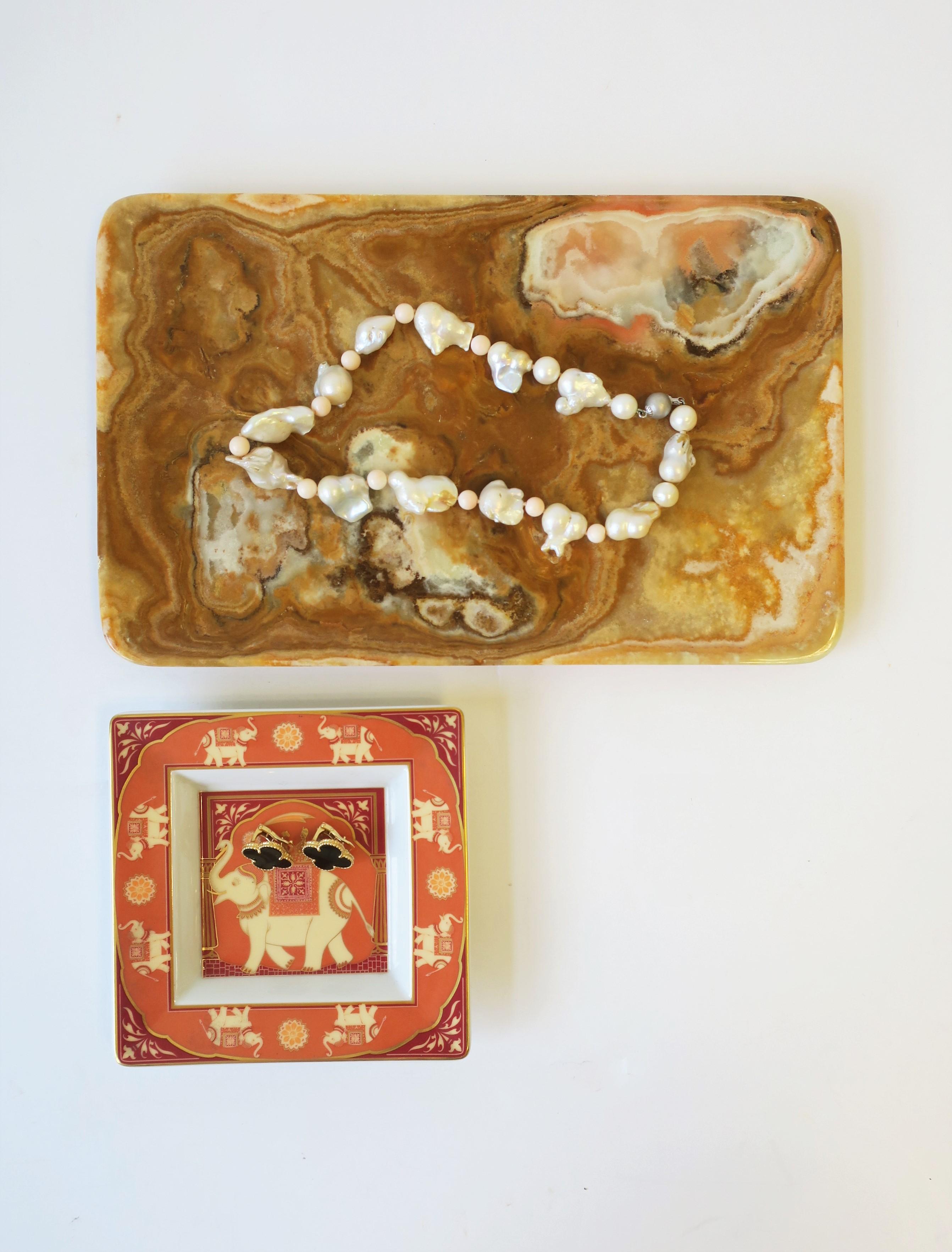 Plat à bijoux en porcelaine à motif d'éléphant de Rosenthal en vente 1