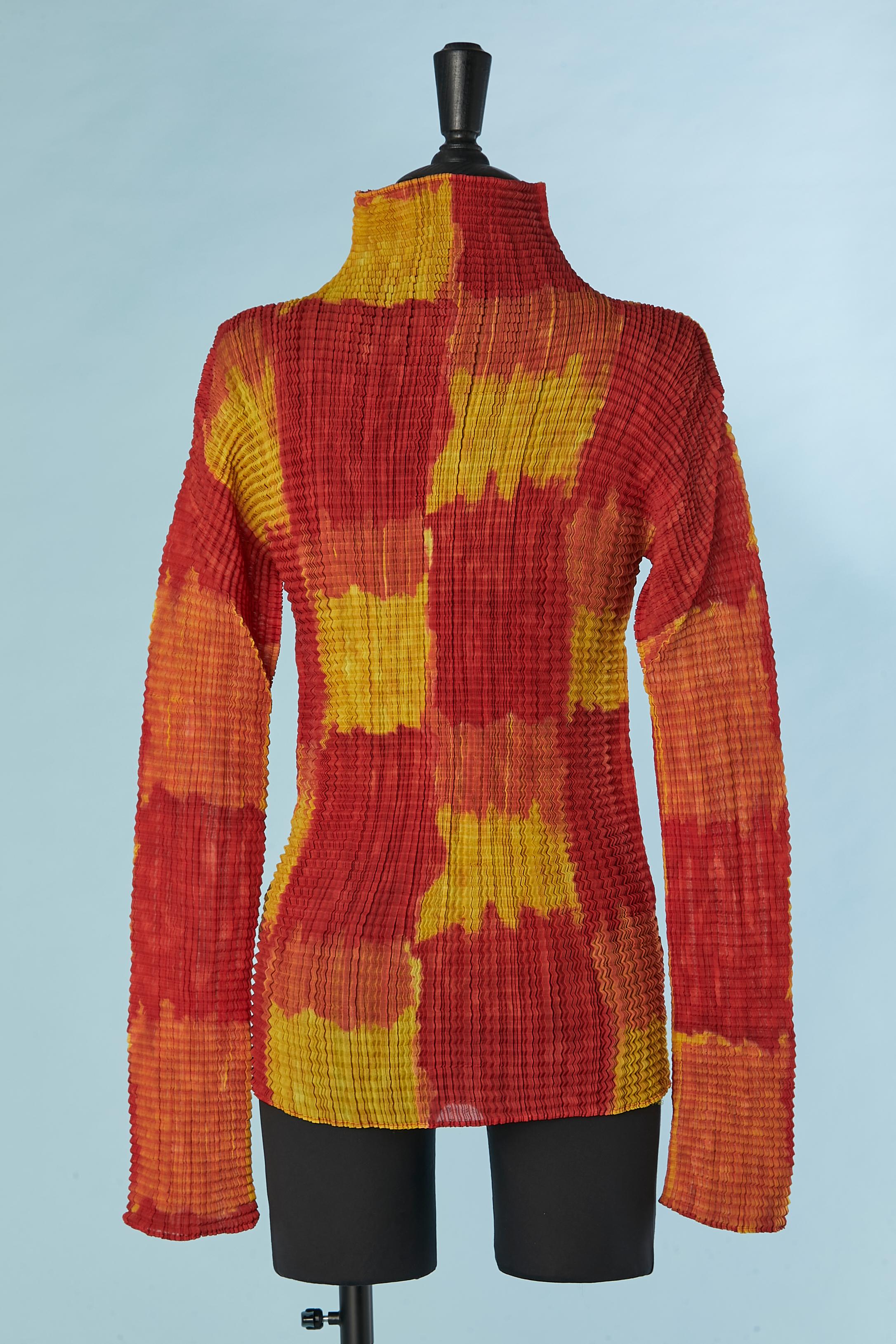 Women's or Men's Orange and yellow pleated taÏ&daÏ long sleeve top Issey Miyake For Sale