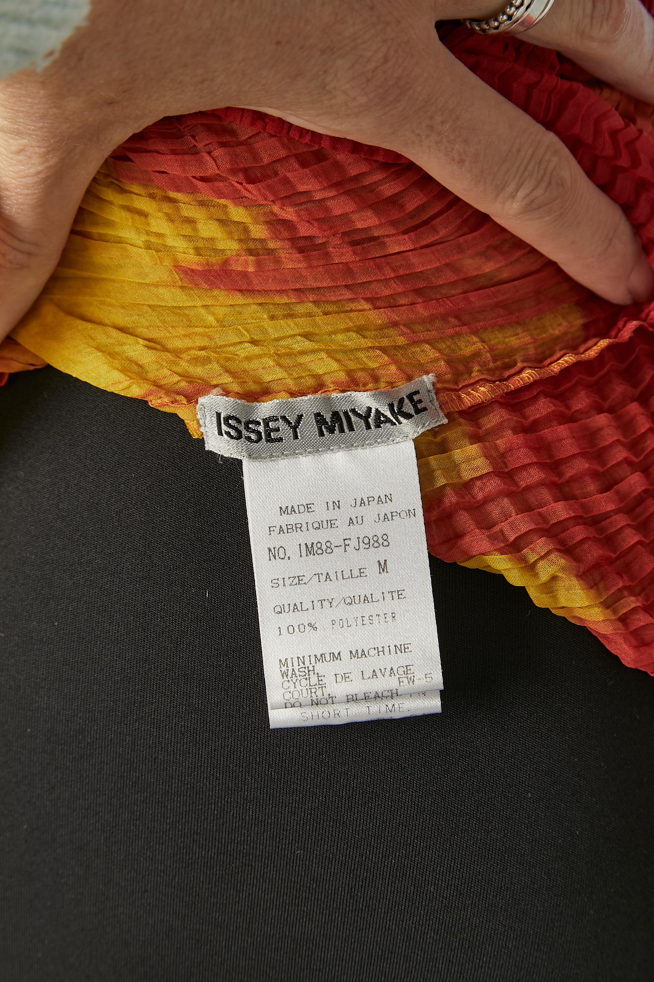 Orange and yellow pleated taÏ&daÏ long sleeve top Issey Miyake For Sale 1