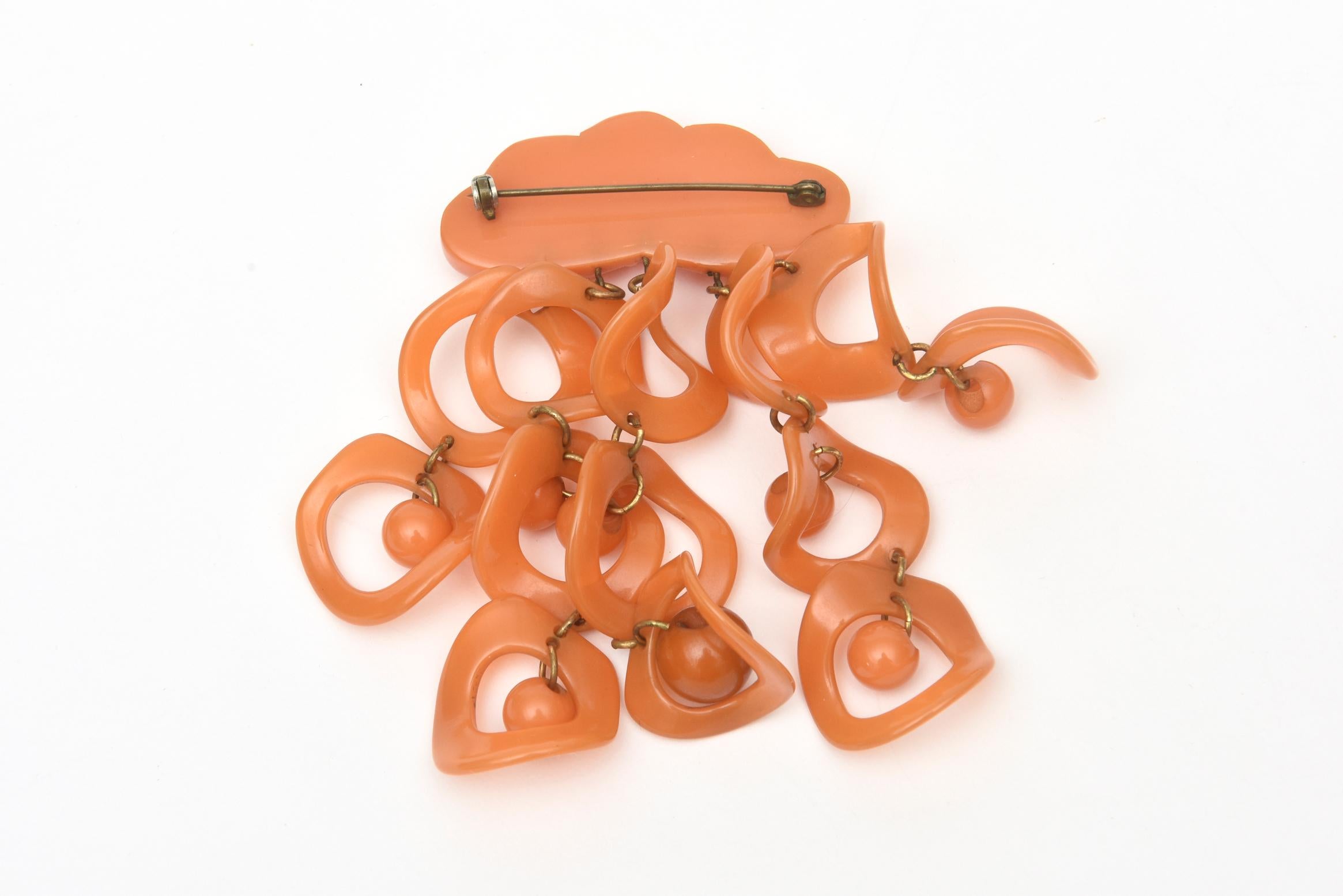 Geometrische Dangler-Anstecknadelbrosche aus orangefarbenem Bakelit, Vintage, selten  im Angebot 1