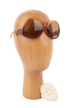 Orangefarbene Bakelit-Sonnenbrille