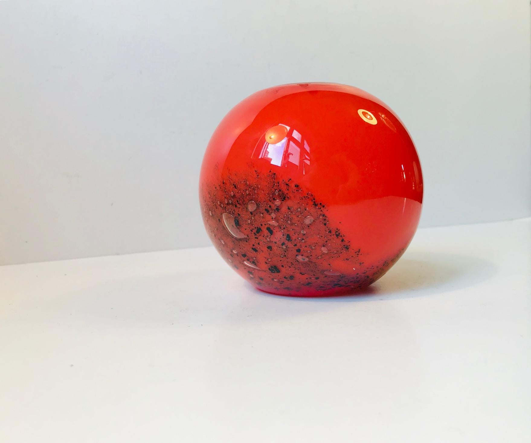 Orange Ball Vase in Czech Art Glass by Frantisek Koudelka, 1970s For Sale 2
