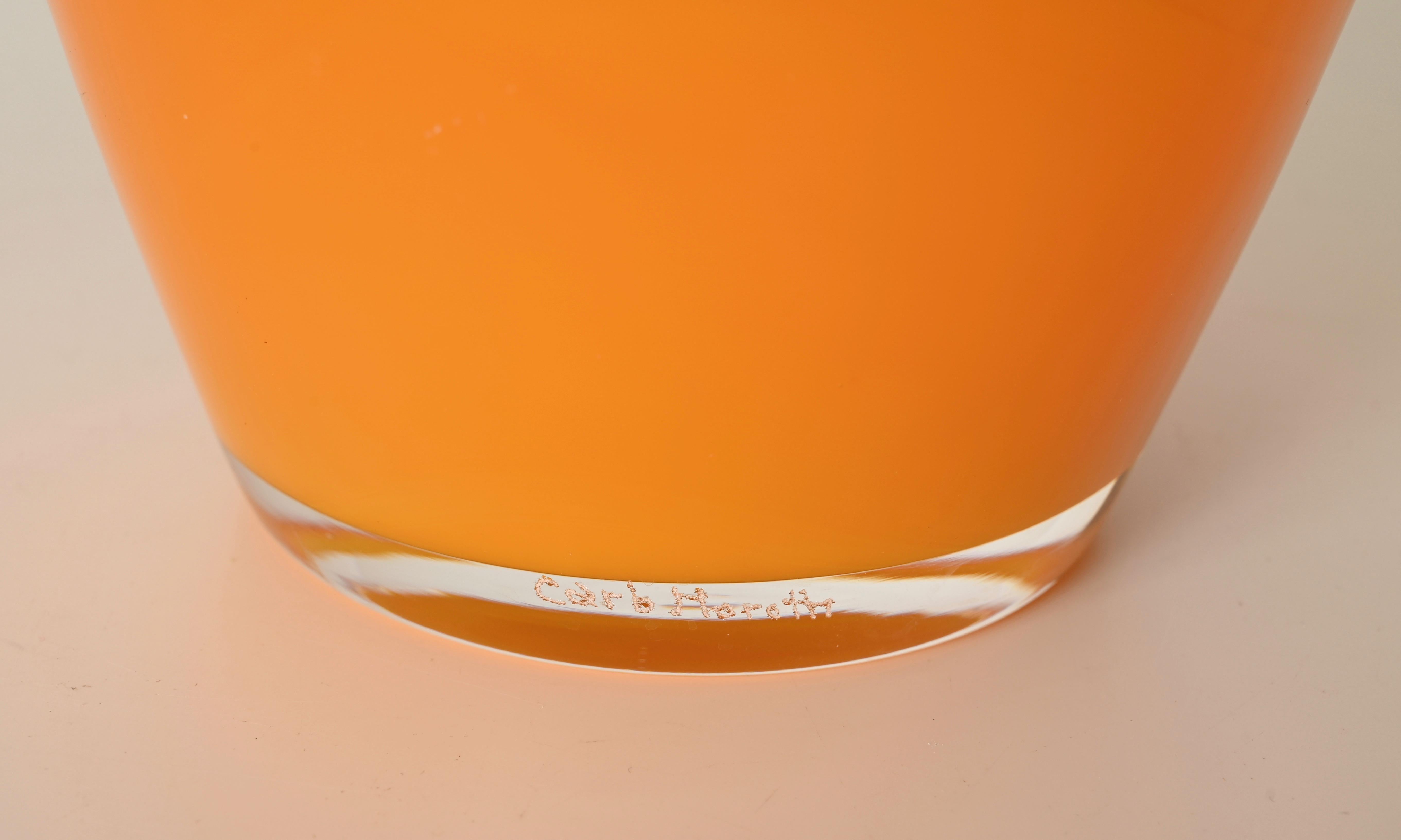 Italiano Vaso decorativo in vetro soffiato arancione di Murano, firmato da Carlo Moretti, Italia anni '70 in vendita
