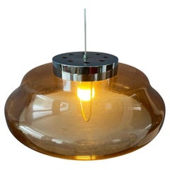 Orange-braune Plexiglas-UFO-Hängeleuchte aus dem Space Age, 1970er Jahre
