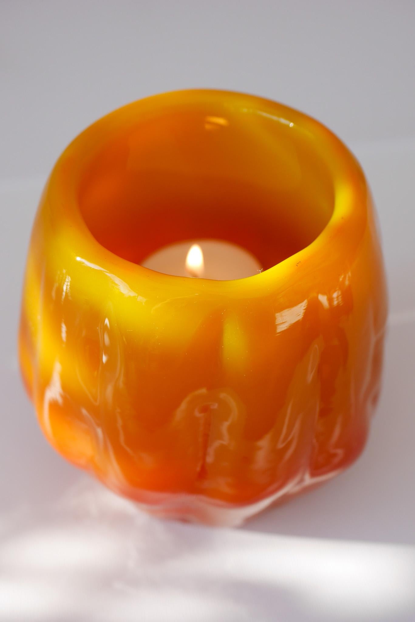 Orangefarbener brutalistischer Kerzenhalter aus Kunstglas oder kleine Vase aus Ruda, Schweden im Angebot 3