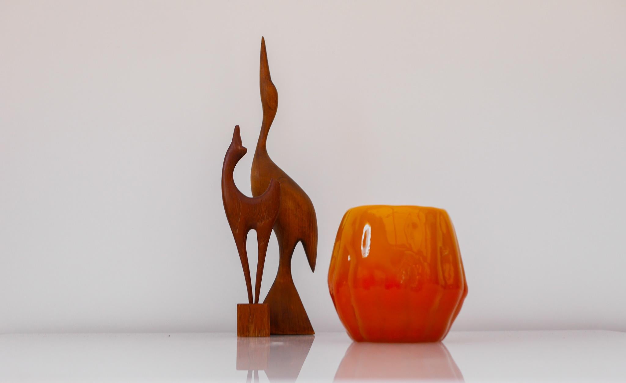 Orangefarbener brutalistischer Kerzenhalter aus Kunstglas oder kleine Vase aus Ruda, Schweden (Glas) im Angebot