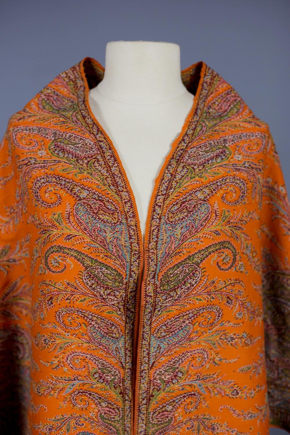 Women's or Men's Orange Cashmere Woollen Paisley Stole Shawl - France Circa 1850 For Sale