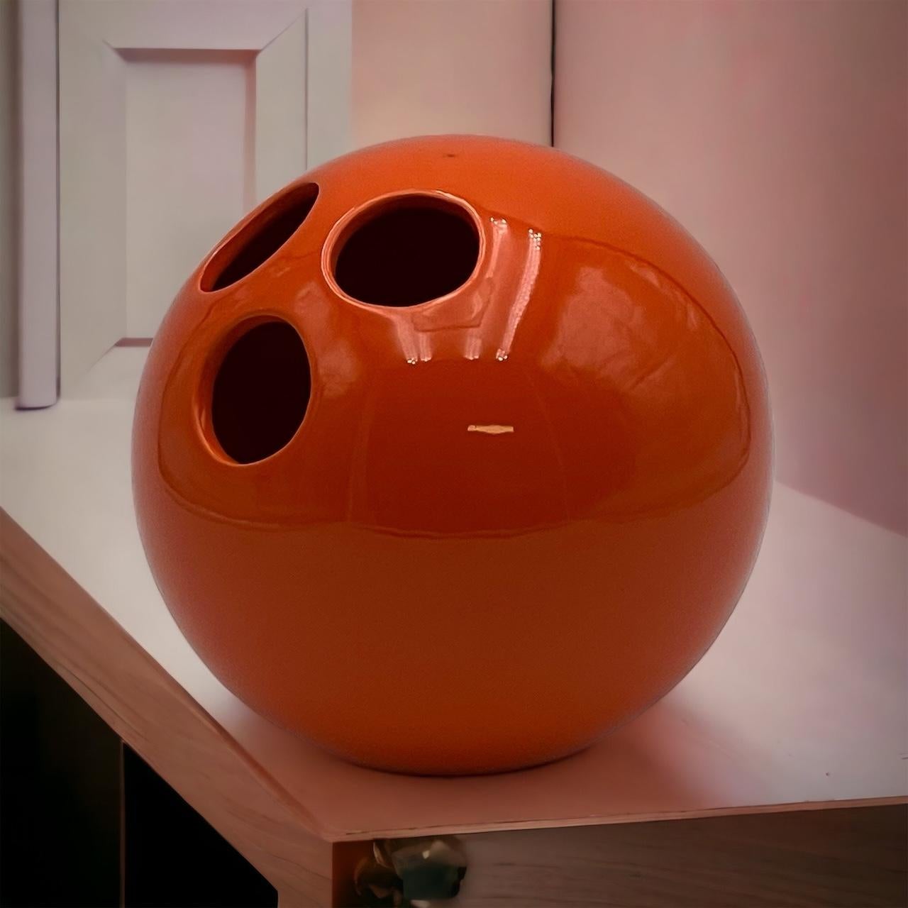 Orangefarbene Keramikvase „Bowling Ball“ von Enzo Bioli für Il Picchio, 1960er Jahre  im Angebot 4