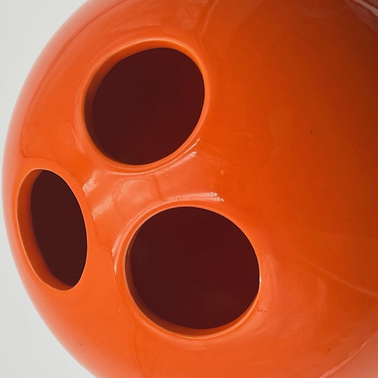 Orange Ceramic Vase 'Bowling Ball' by Enzo Bioli for Il Picchio, 1960s  In Good Condition For Sale In San Benedetto Del Tronto, IT