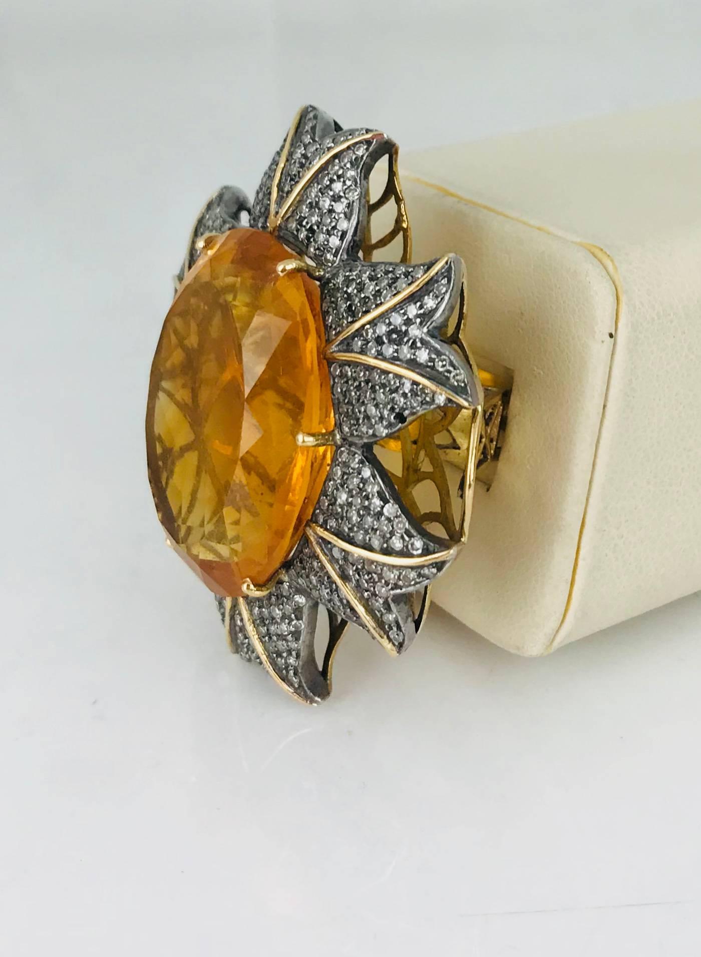 Orange Quartz, 45 Carat Midcentury Ring with 1.50 Carat of Diamonds For Sale 1