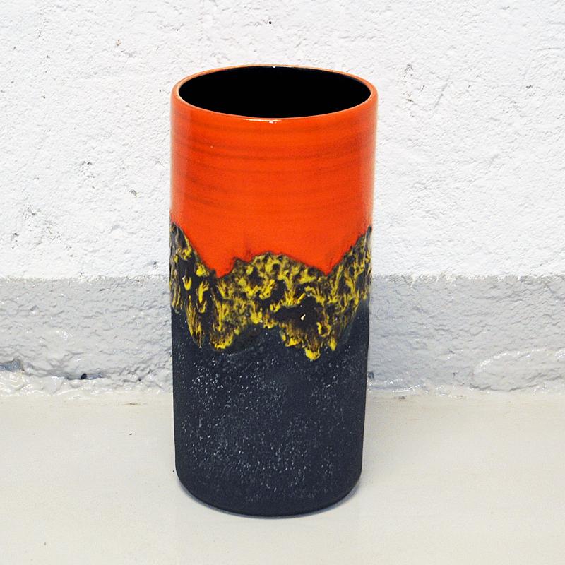 Orangefarbene farbenfrohe Vintage-Vase aus Keramik Westdeutschland 1970er Jahre (Ende des 20. Jahrhunderts) im Angebot