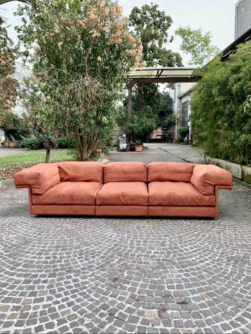 Orange corduroy four-seater sofa, Italy, 1970s  In Good Condition In Milano, IT