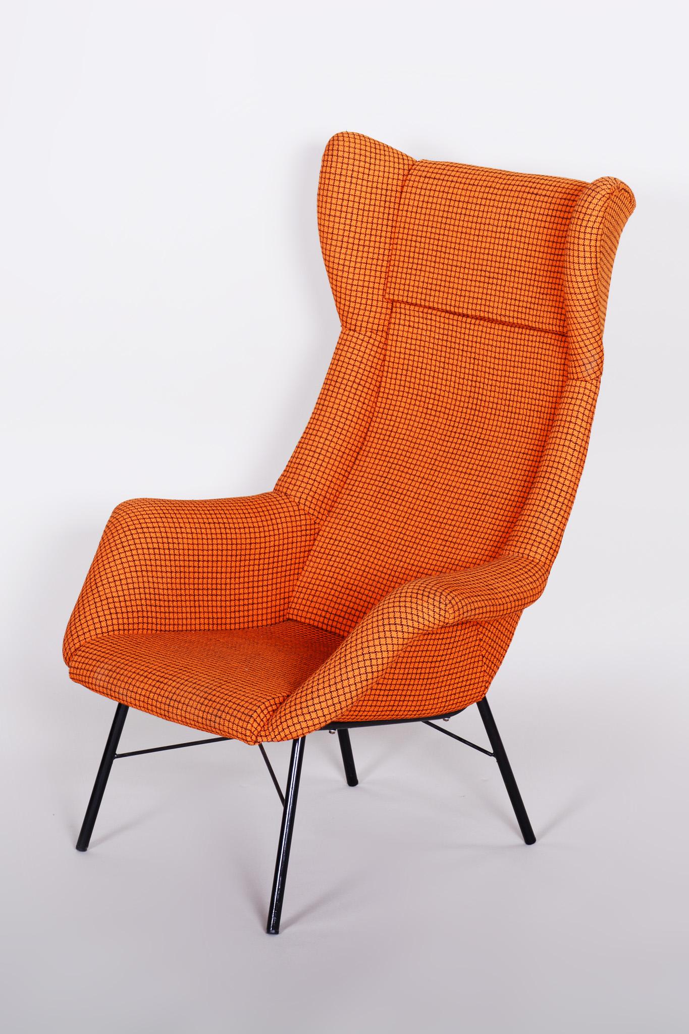 Orange Czech Midcentury Armchairs, 1960s, Original Fabric, Designed by Navrátil In Good Condition For Sale In Horomerice, CZ
