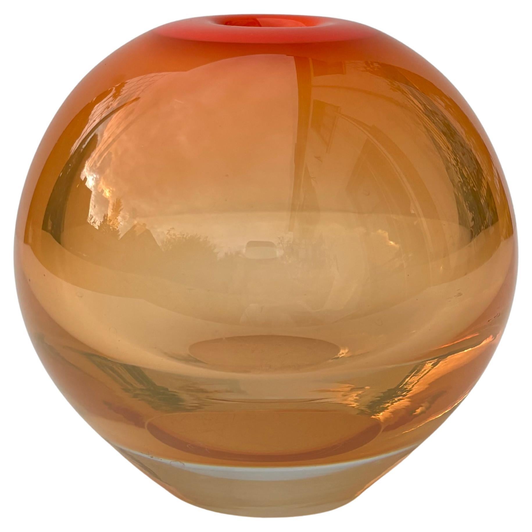 Vaso arancione in vetro artistico massiccio danese moderno di Holmegaard, anni '60 in vendita