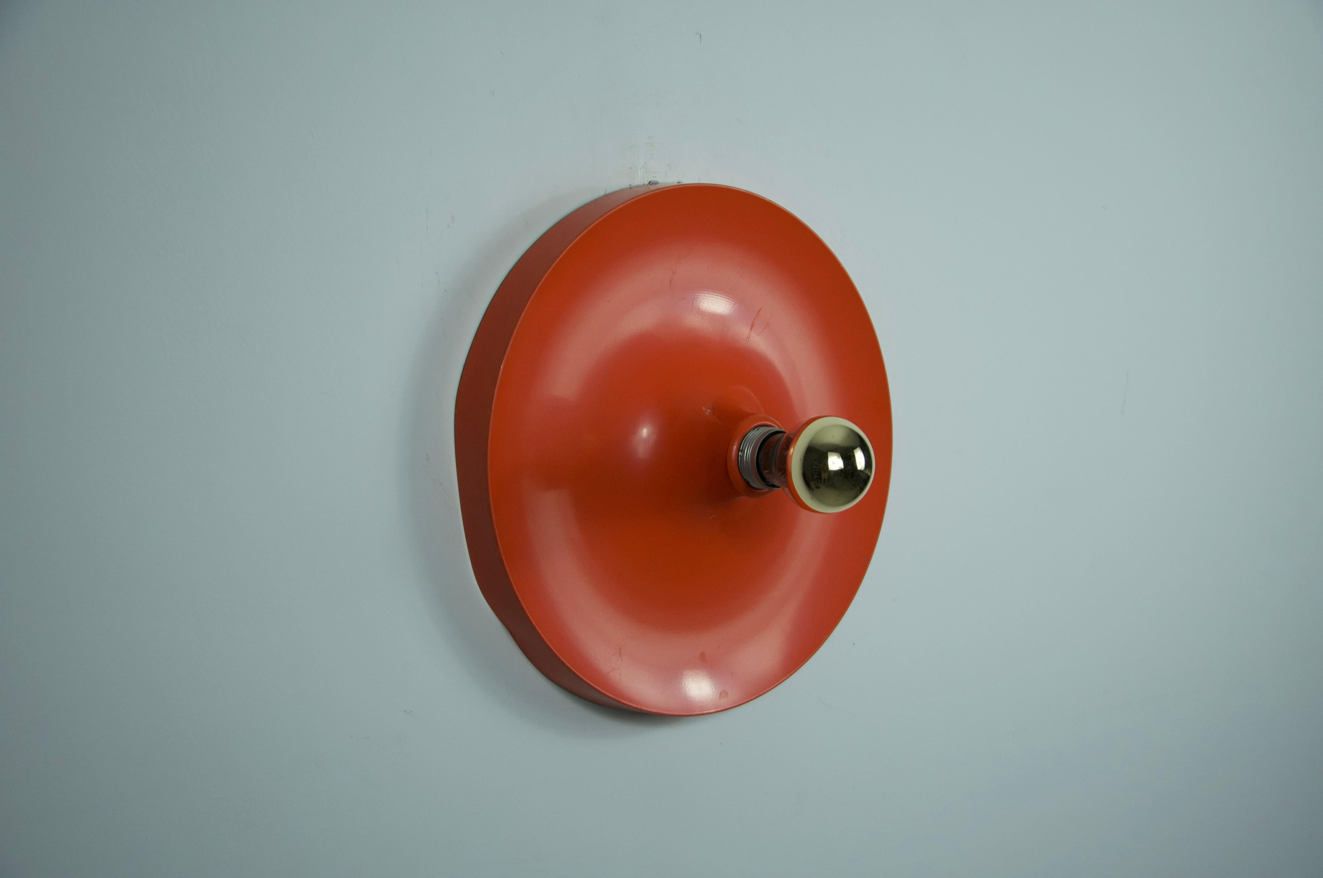 Aplique o Flushmount en forma de disco naranja de Cosack, años 60 en venta 1