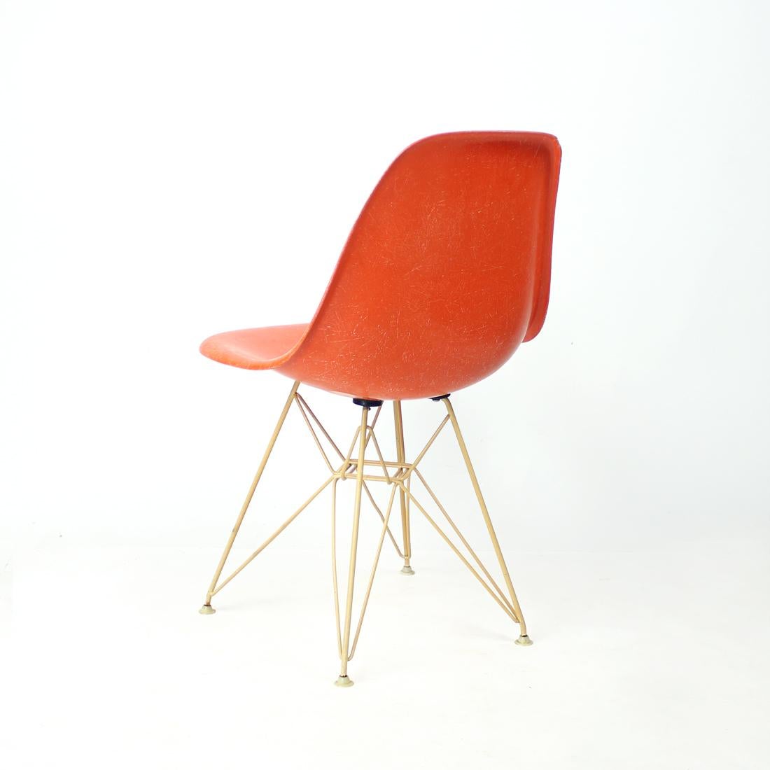 Mid-20th Century Orange Eiffel Shell Chair By Charles And Ray Eames For Herman Miller, 1960s For Sale