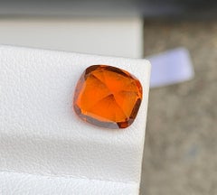 Grenat Fanta Orange : Pierre de naissance du mois de janvier, taille coussin, 3.37 carats