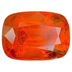 Gema de Granate Fanta Naranja: Piedra de Nacimiento de Enero, talla cojín, 3.92 quilates